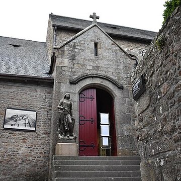 Cimetière communal et son enceinte entourant léglise