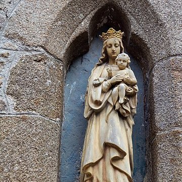 Cimetière communal et son enceinte entourant léglise