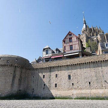 Remparts, enceinte de la ville et ses dépendances