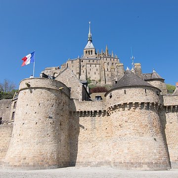 Remparts, enceinte de la ville et ses dépendances