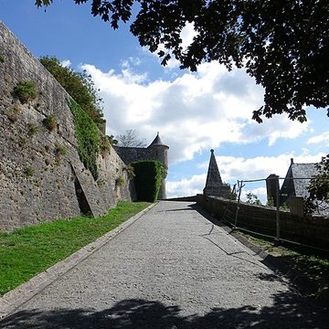 Remparts, enceinte de la ville et ses dépendances