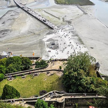 Remparts, enceinte de la ville et ses dépendances