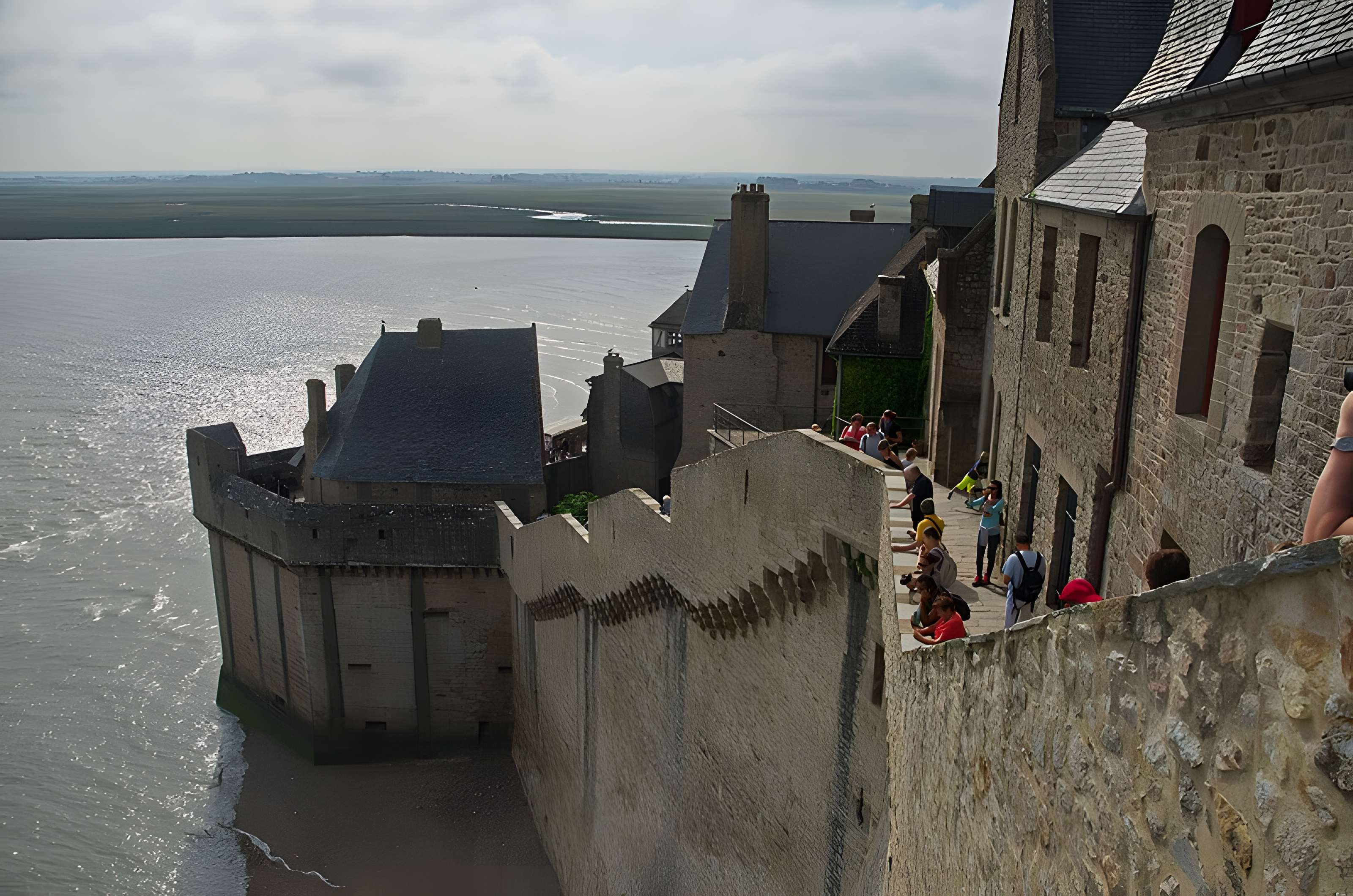 Remparts, enceinte de la ville et ses dépendances