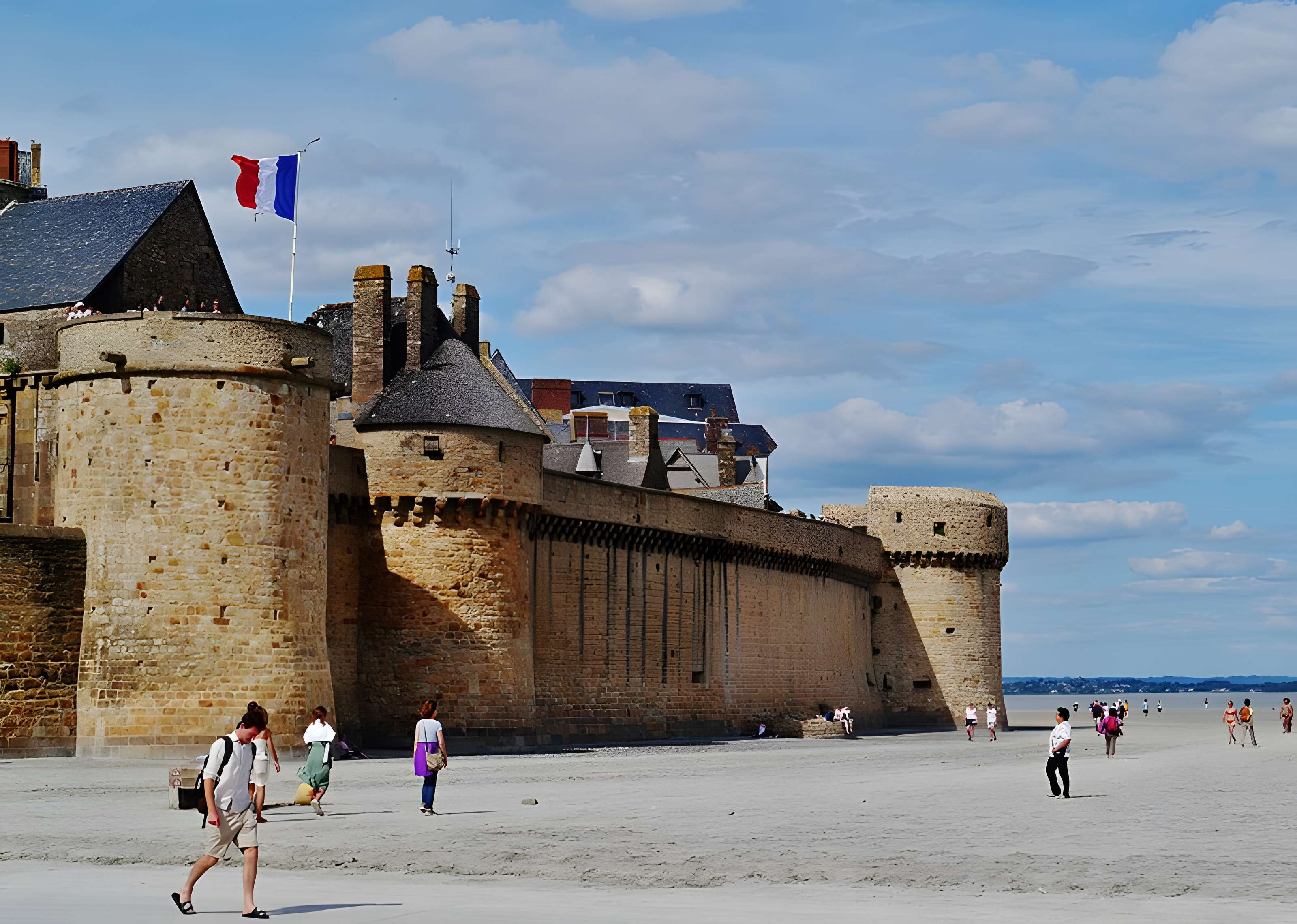 Remparts, enceinte de la ville et ses dépendances