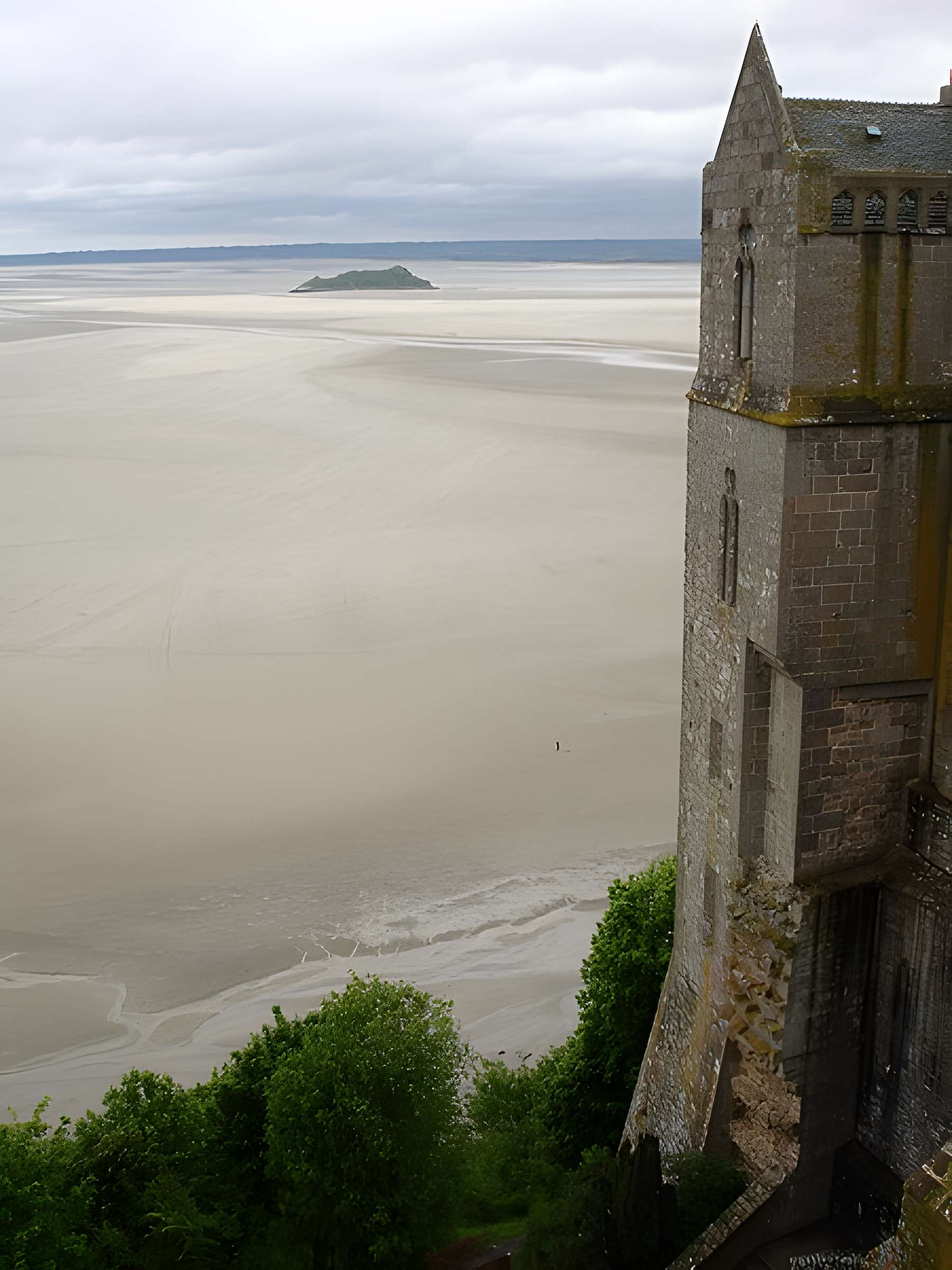 Remparts, enceinte de la ville et ses dépendances