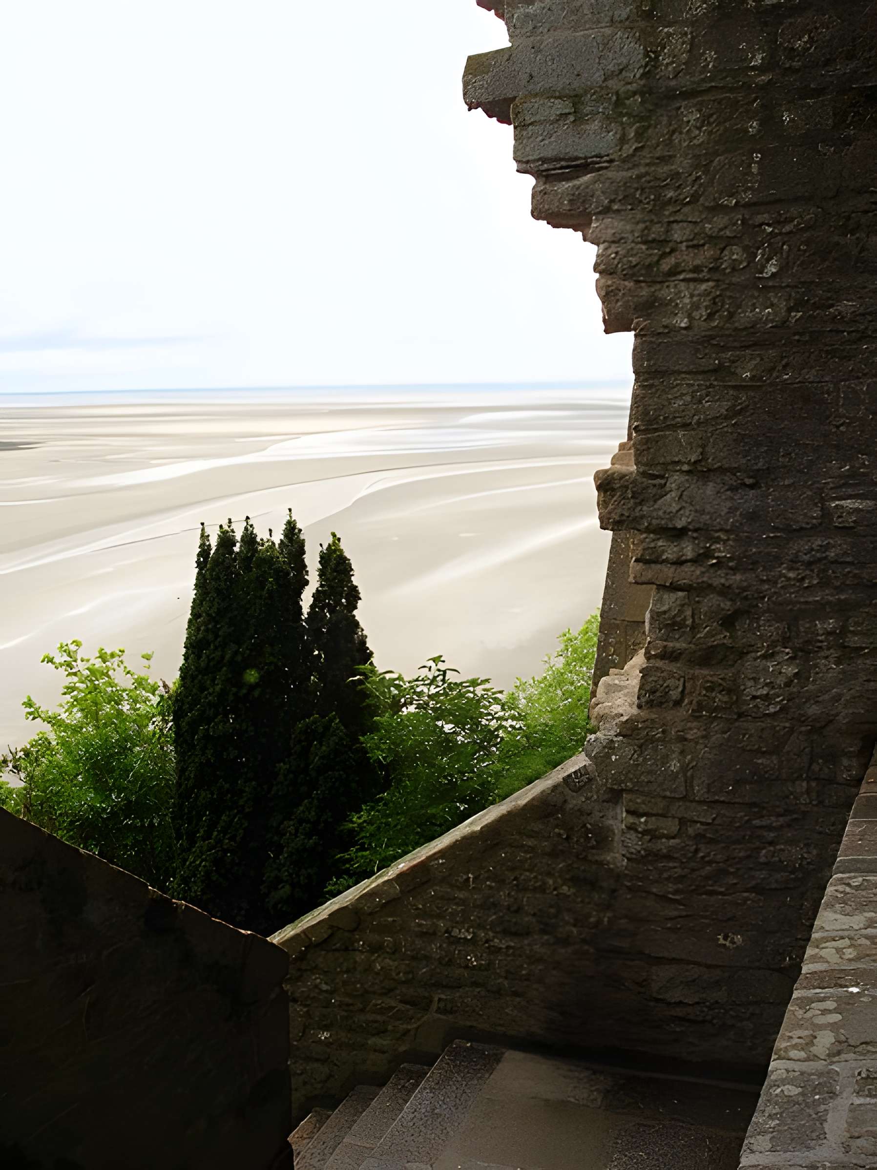 Remparts, enceinte de la ville et ses dépendances