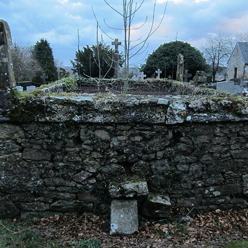 Eglise et enclos paroissial