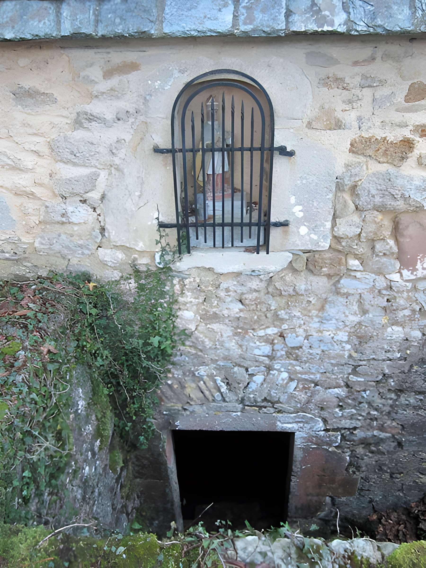 Eglise et enclos paroissial