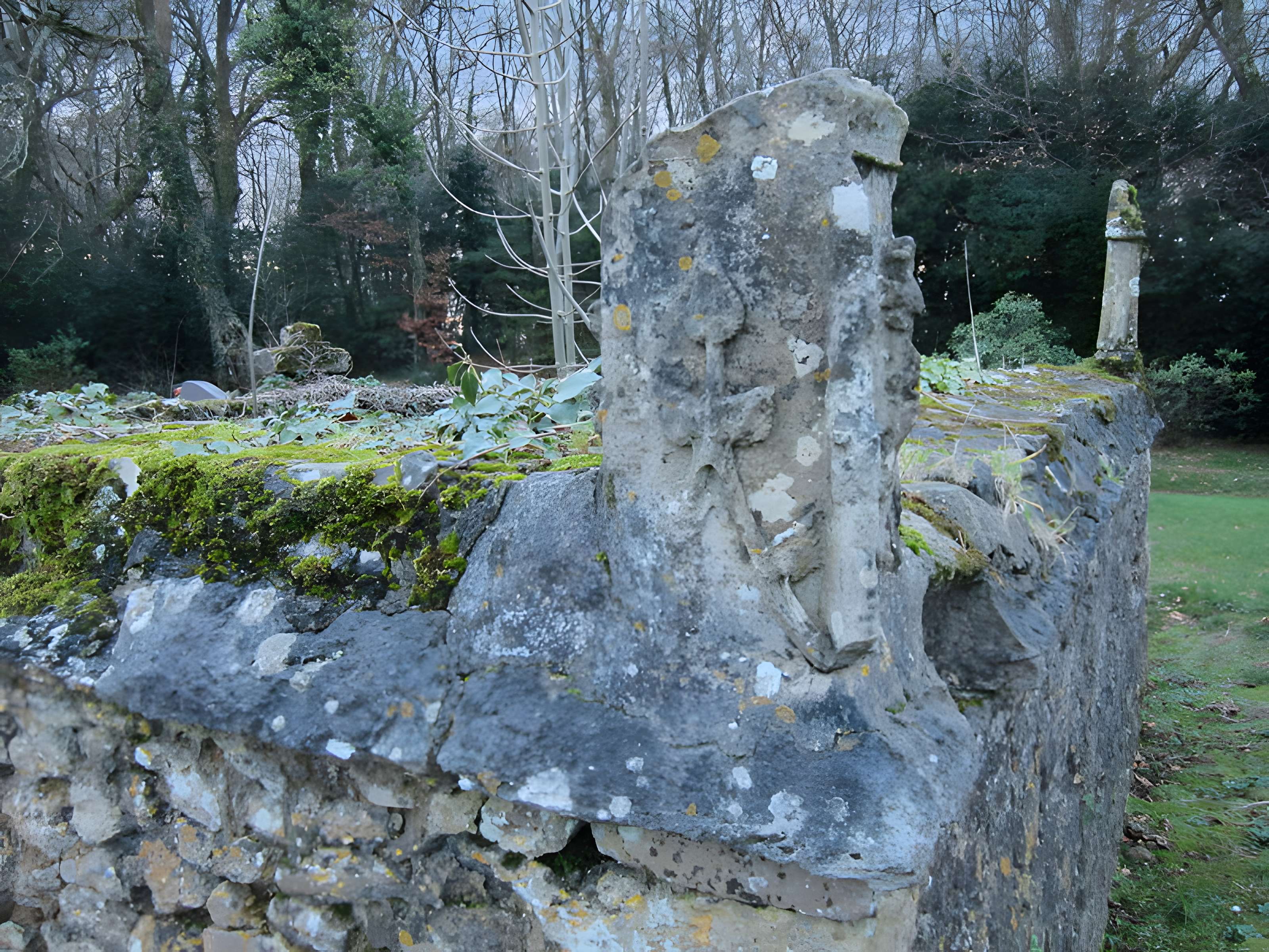 Eglise et enclos paroissial