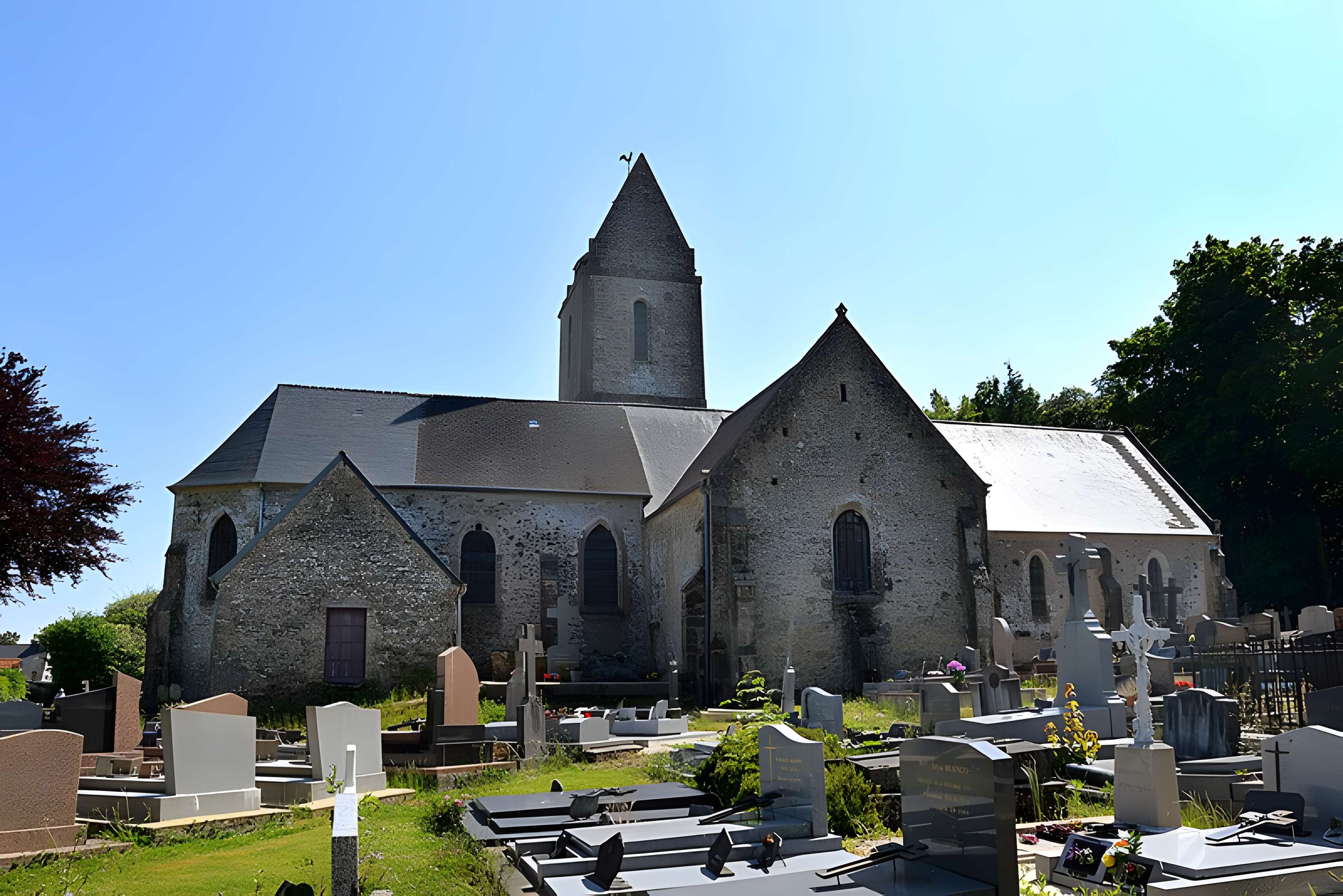 Eglise et enclos paroissial