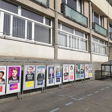 Ensemble architectural  de lhôtel de ville, du beffroi et de la halle