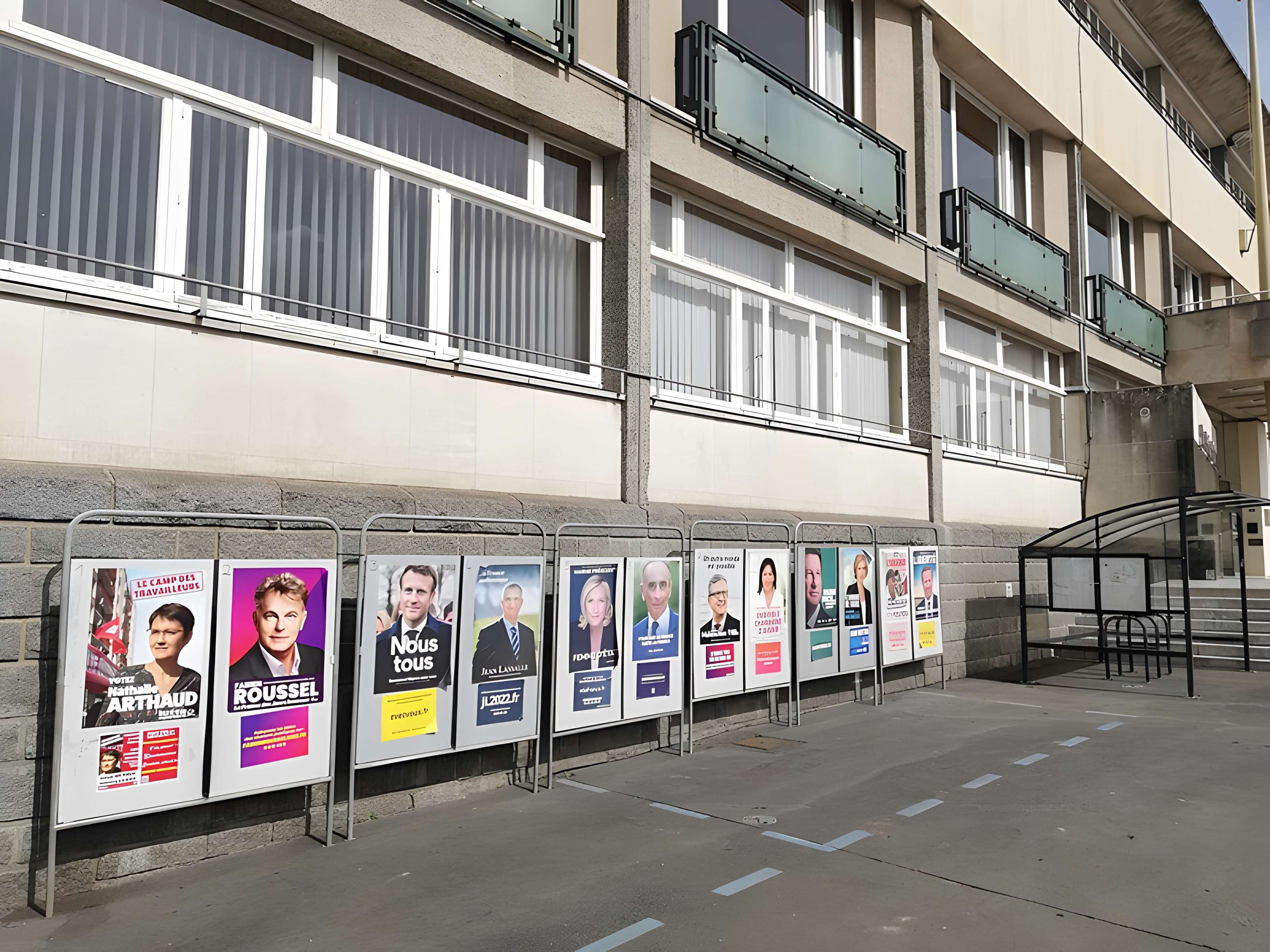 Ensemble architectural  de l'hôtel de ville, du beffroi et de la halle