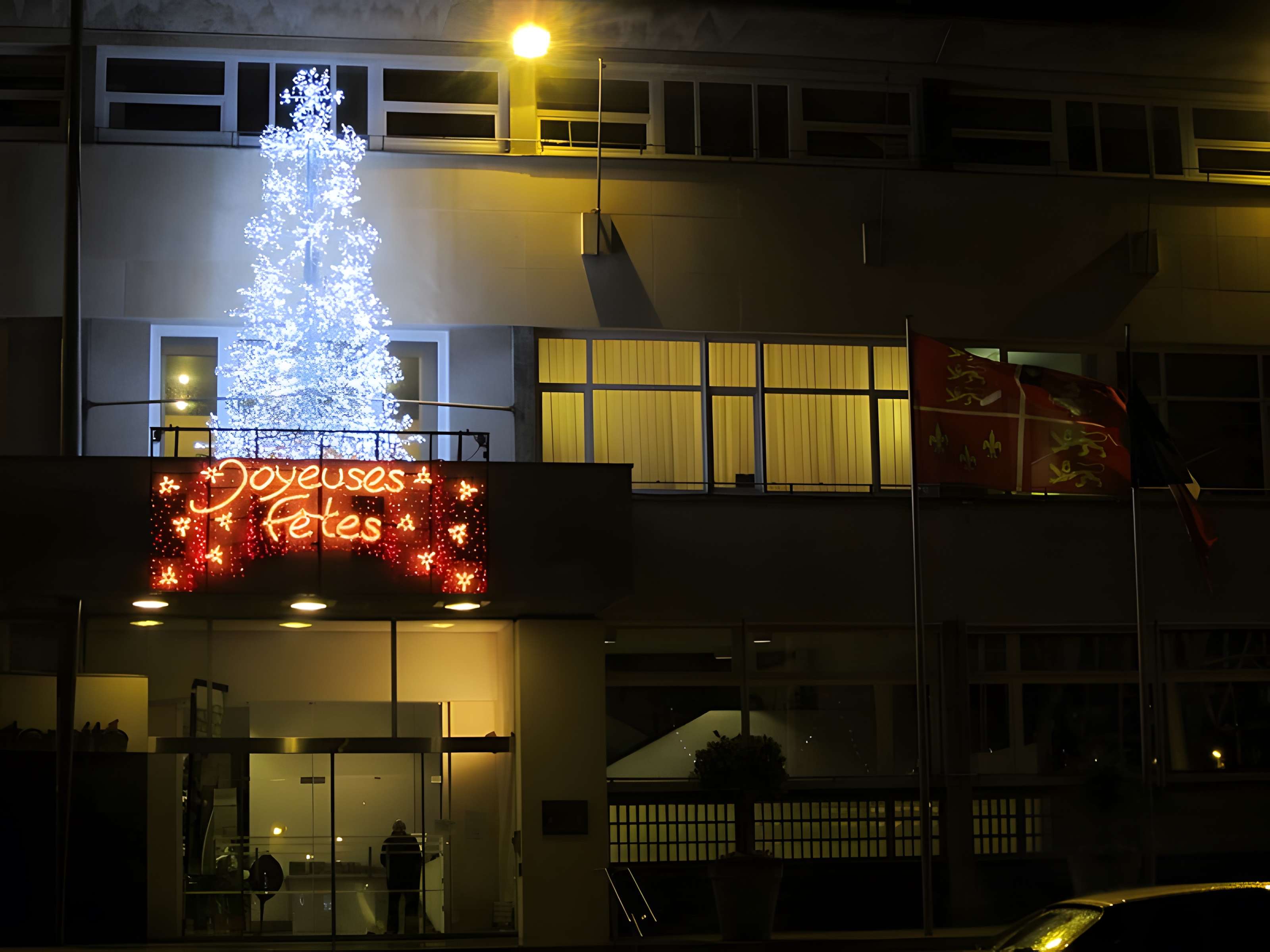 Ensemble architectural  de l'hôtel de ville, du beffroi et de la halle