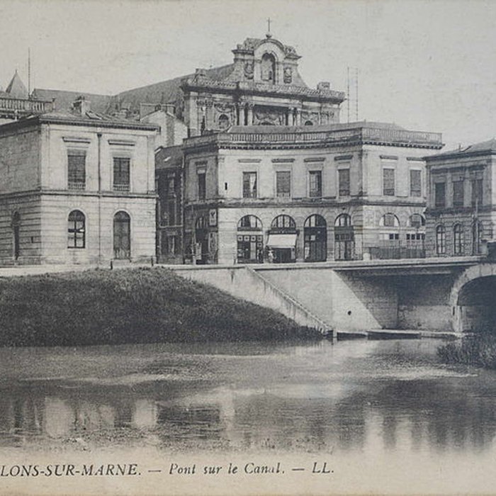 Photo de Maisons formant hémicycle