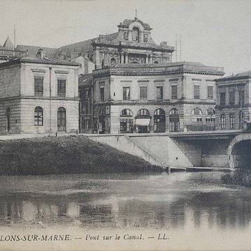 Maisons formant hémicycle
