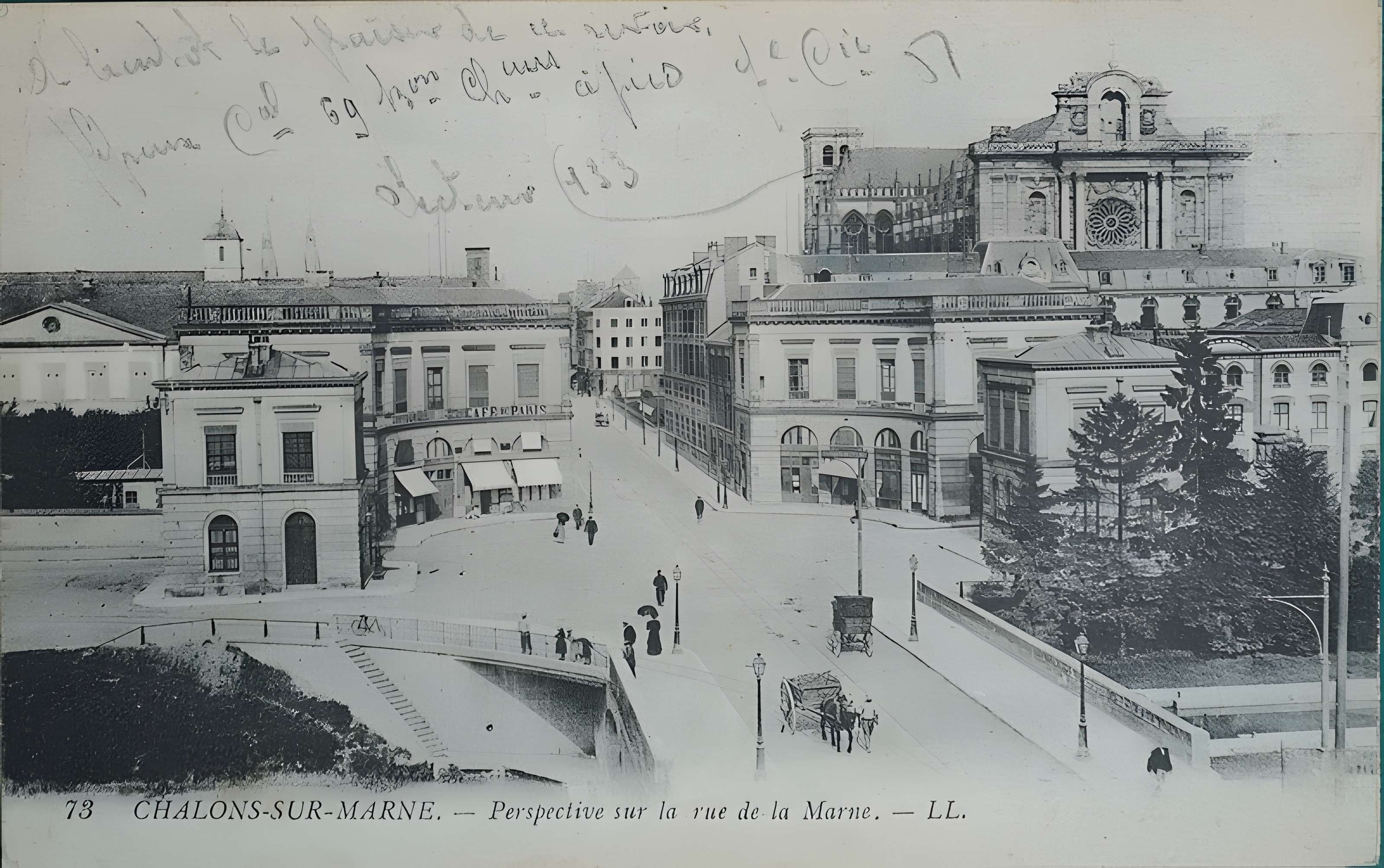 Maisons formant hémicycle