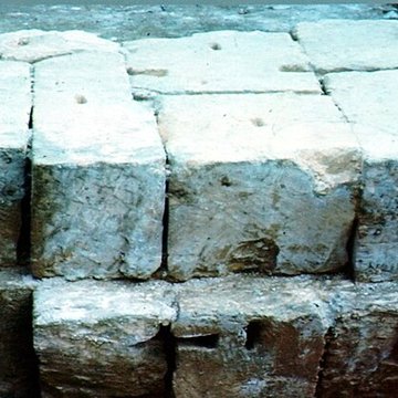 Porte Bazée vestiges