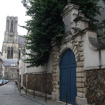 Porte servant autrefois dentrée à «la Pourcelette»