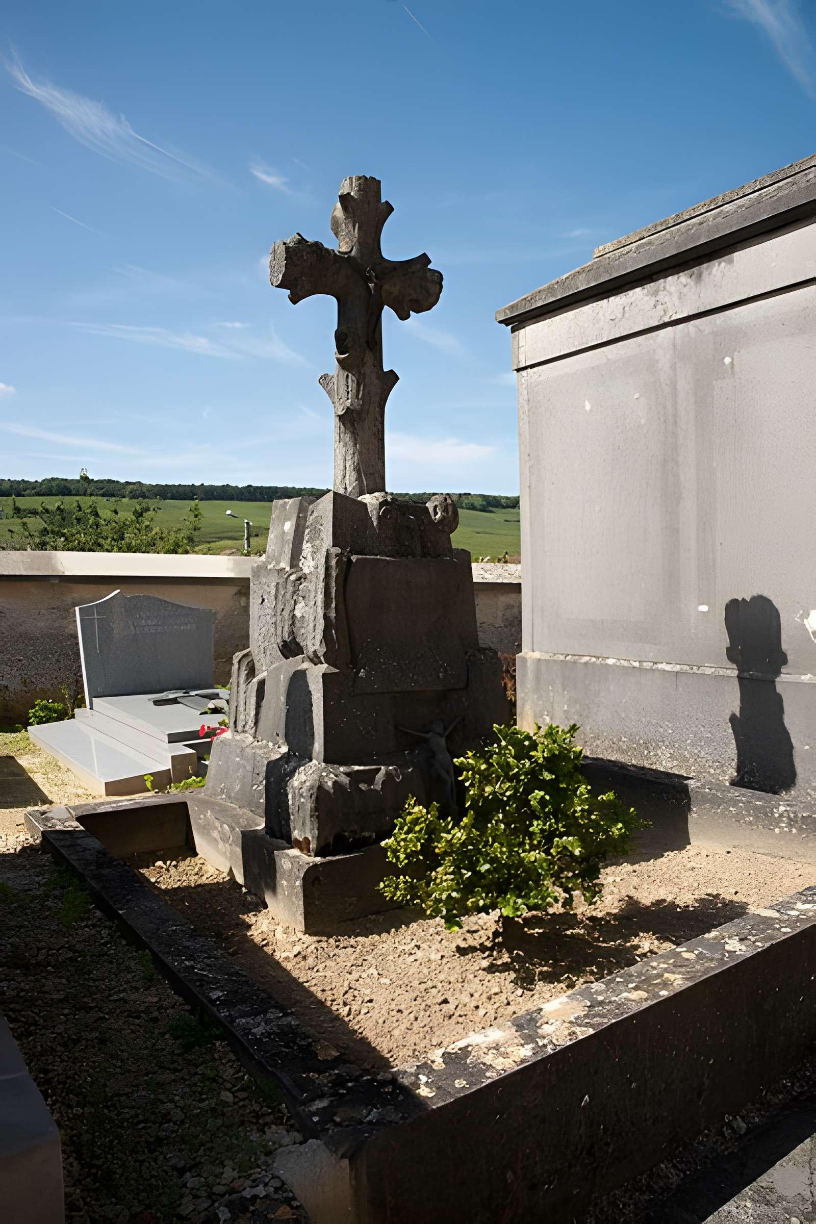 Cimetière entourant l'église