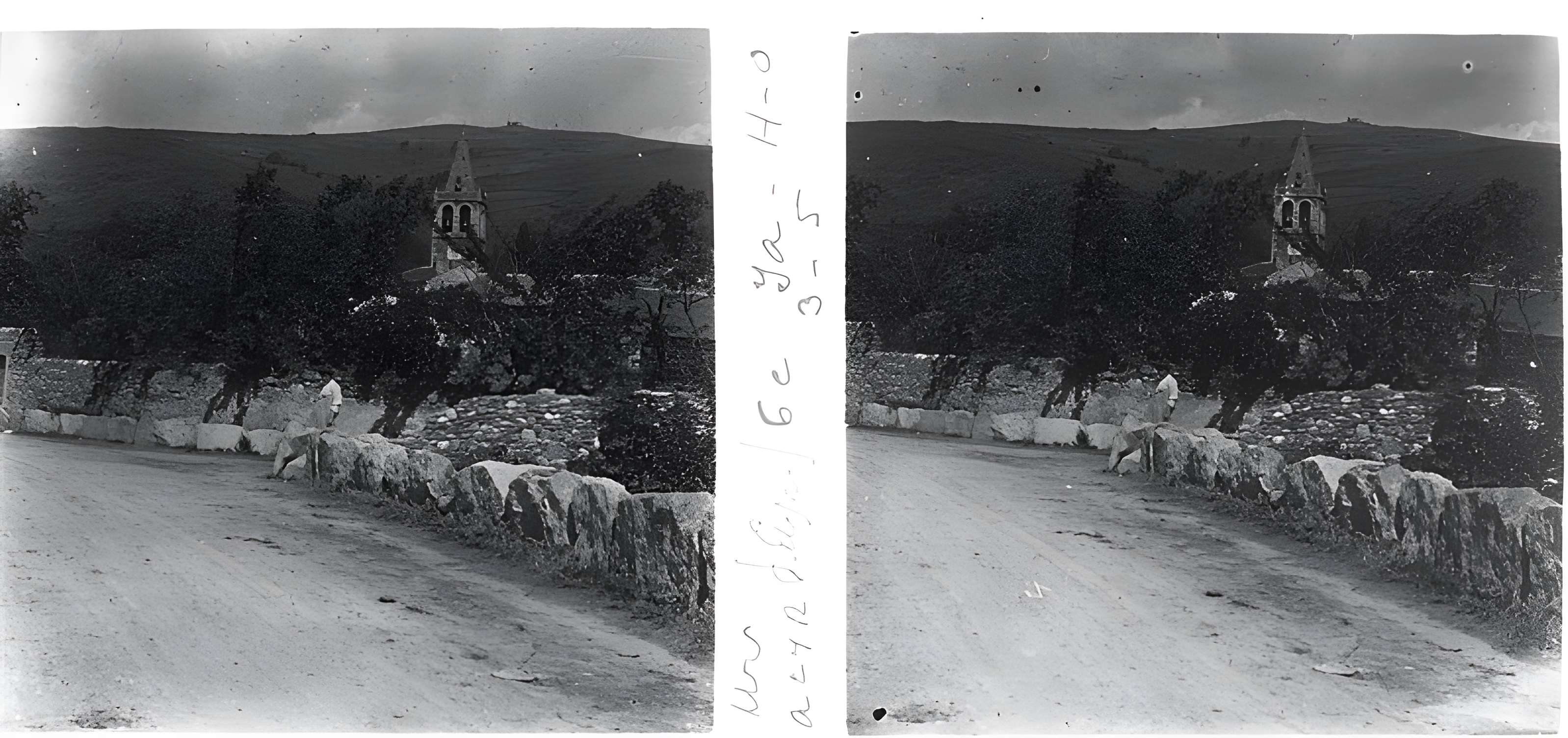 Église Saint-Martin d'Ur et croix