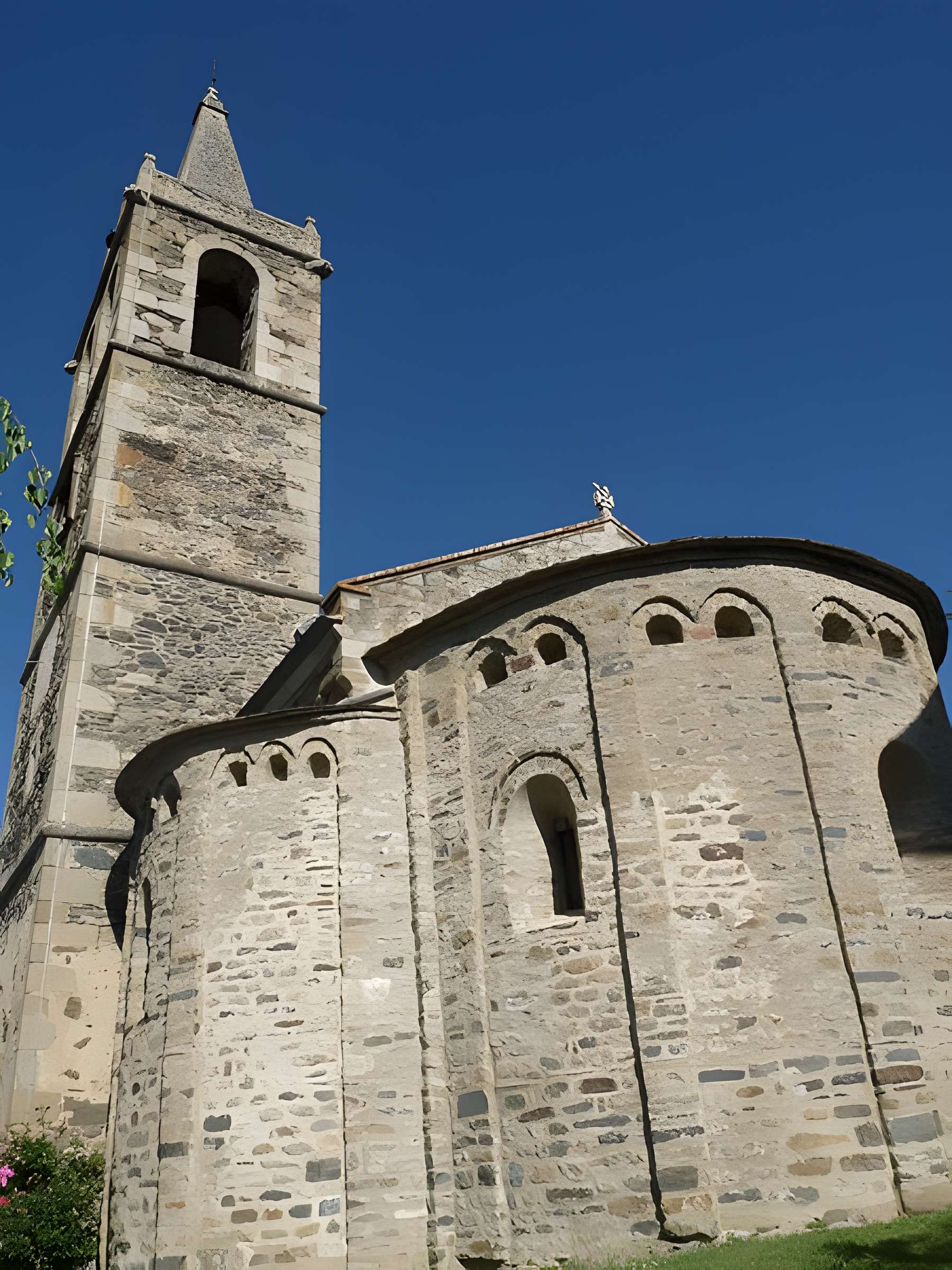 Église Saint-Martin d'Ur et croix