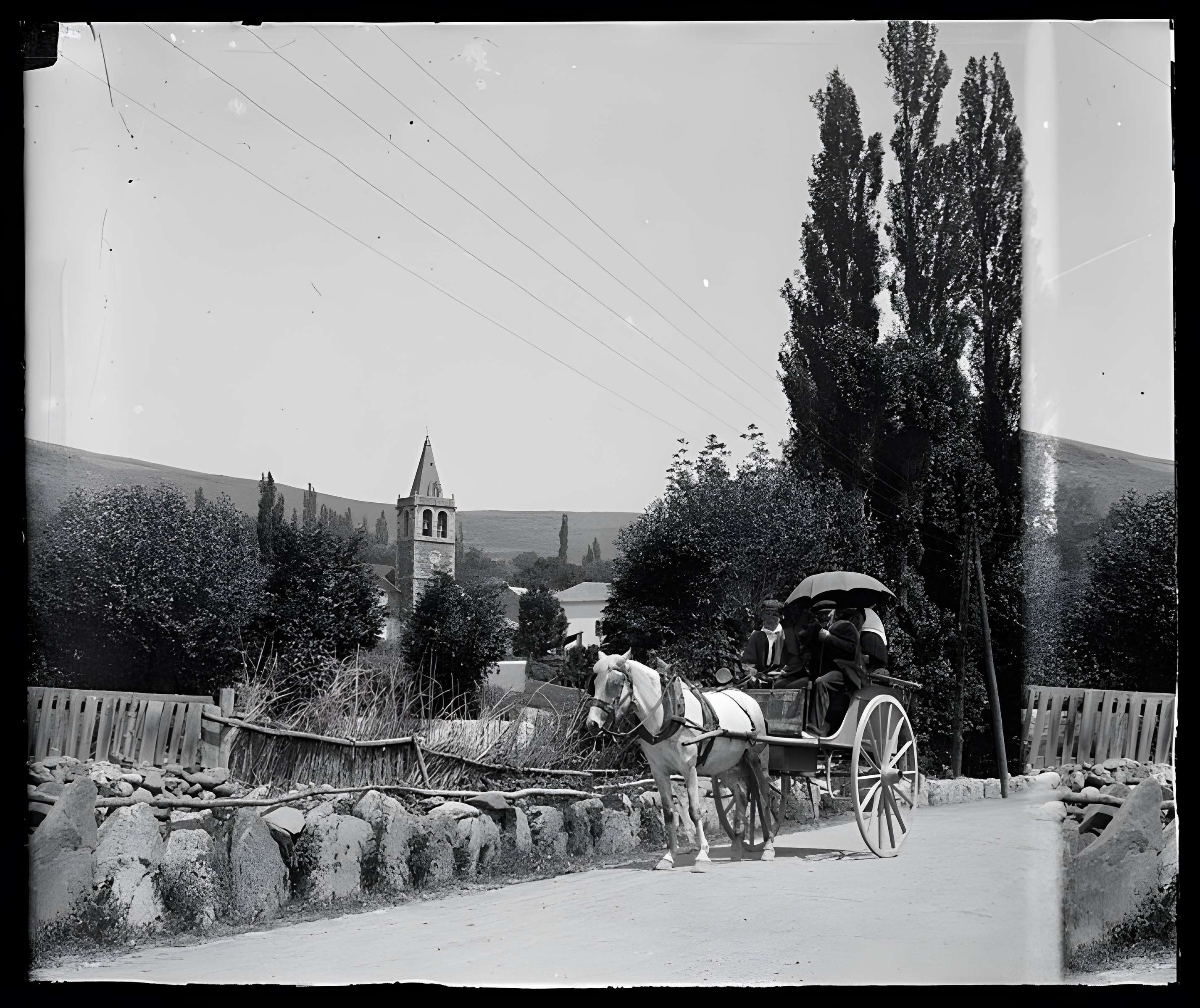 Église Saint-Martin d'Ur et croix