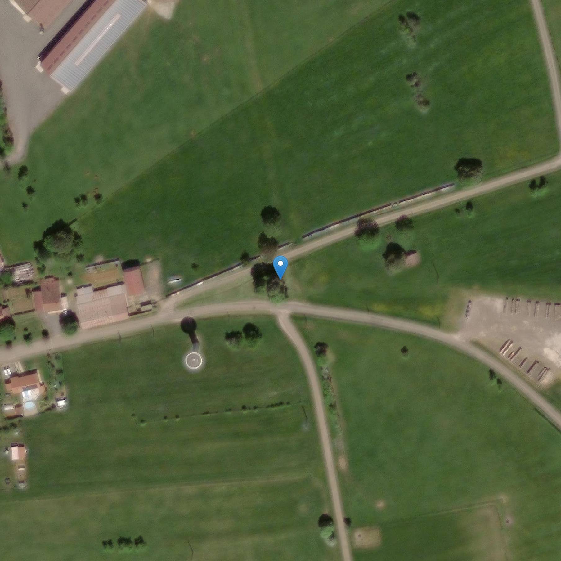 Photo de Cruz de los 16 en la carretera de Martigny