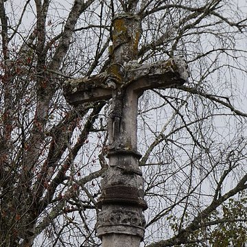 Croix de chemin en pierre dite Croix Gratien
