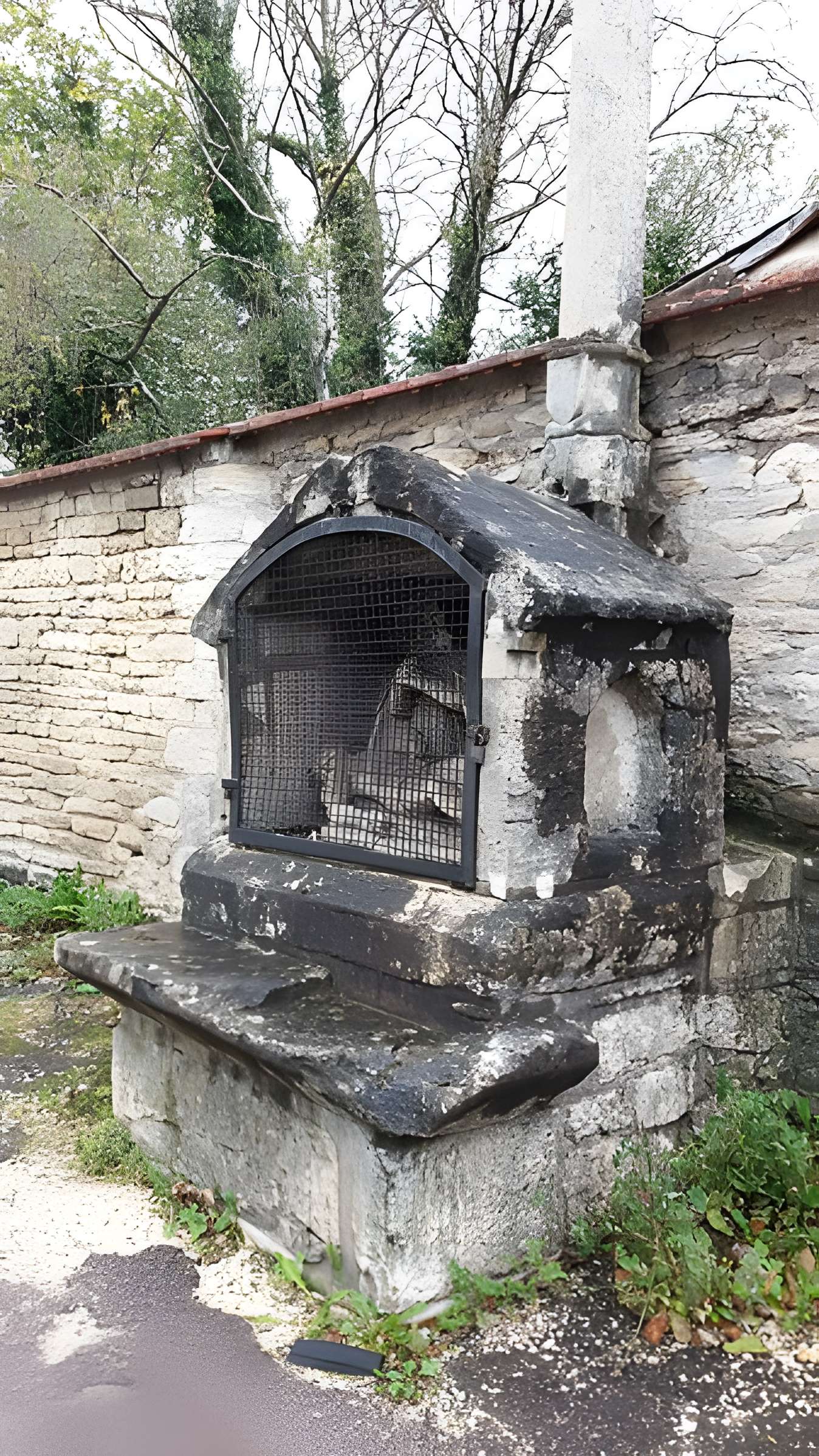 Croix de chemin en pierre dite Croix Gratien