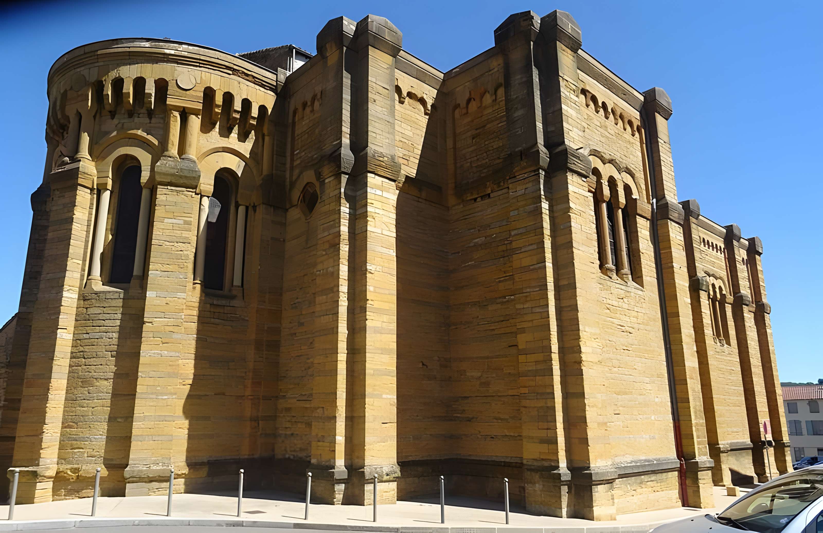 Église Saint-Maurice de Couzon-au-Mont-d'Or