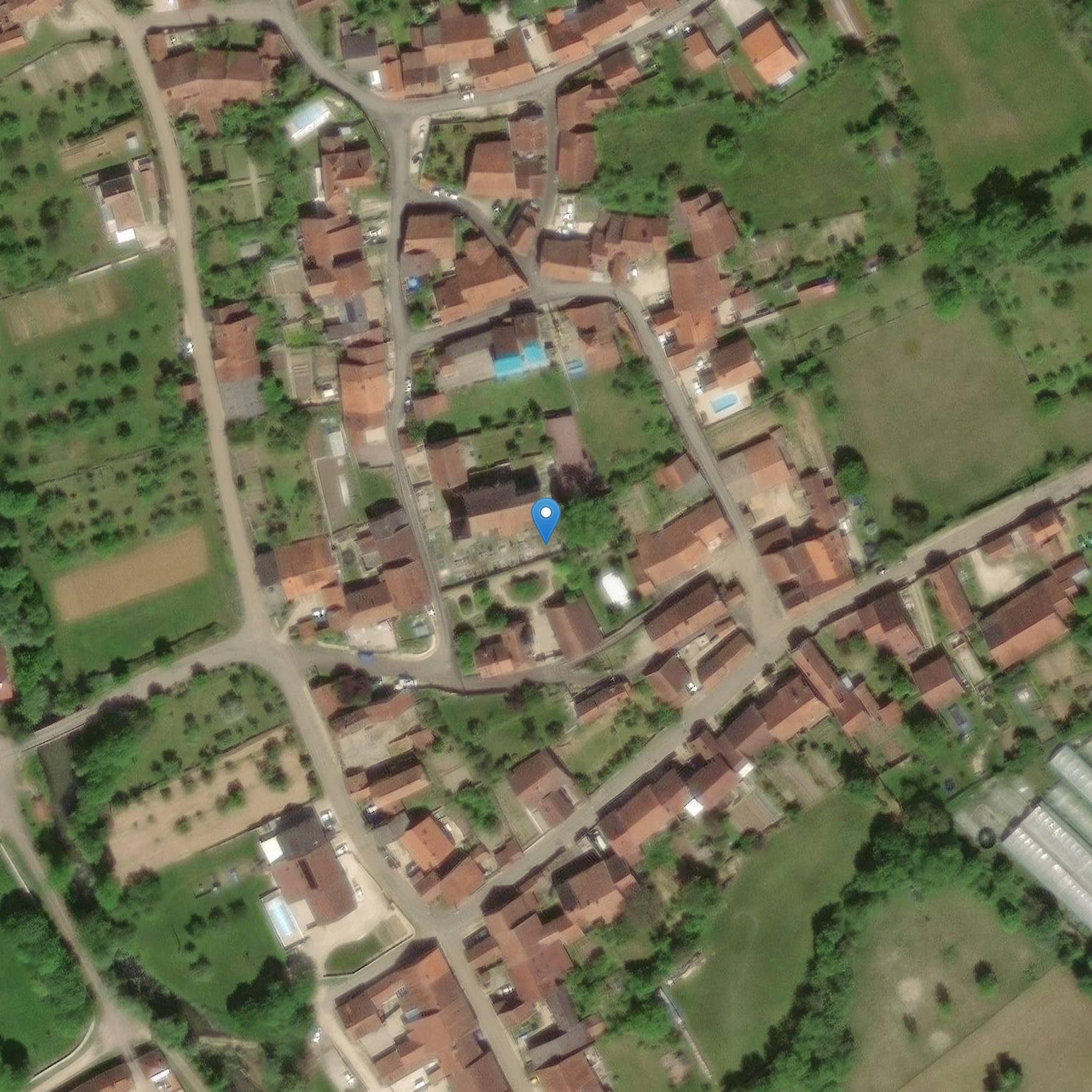 Photo de Croix du XVe siècle devant l'église