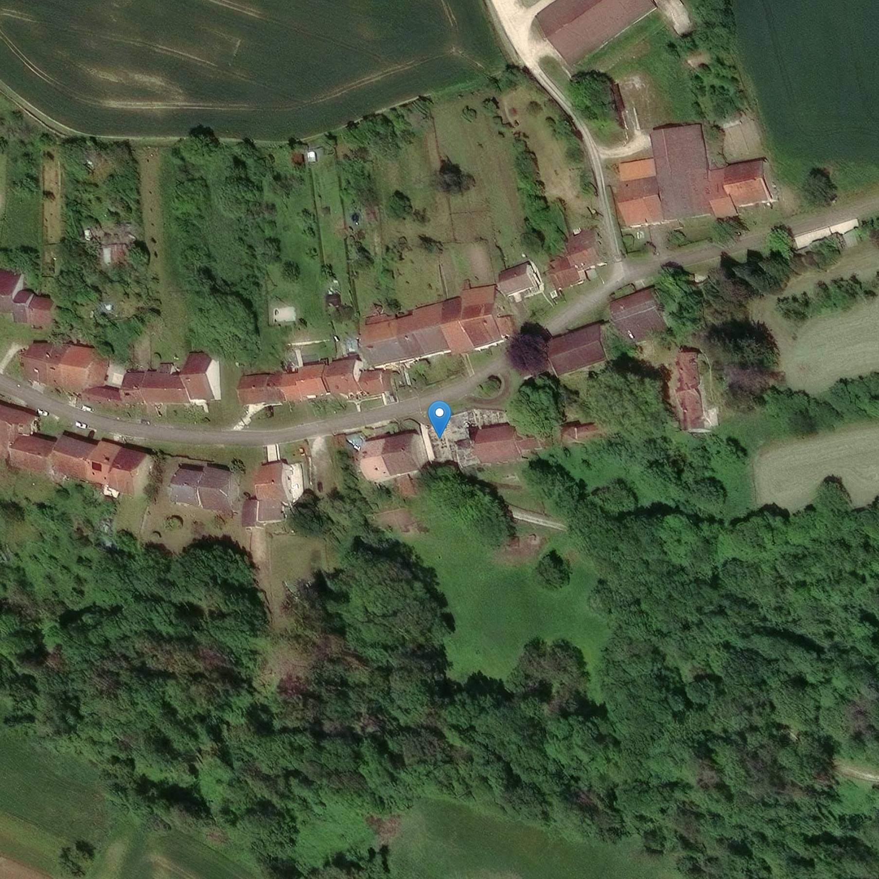 Photo de Cruz del siglo XV situada en el cementerio