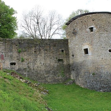Château-fort restes