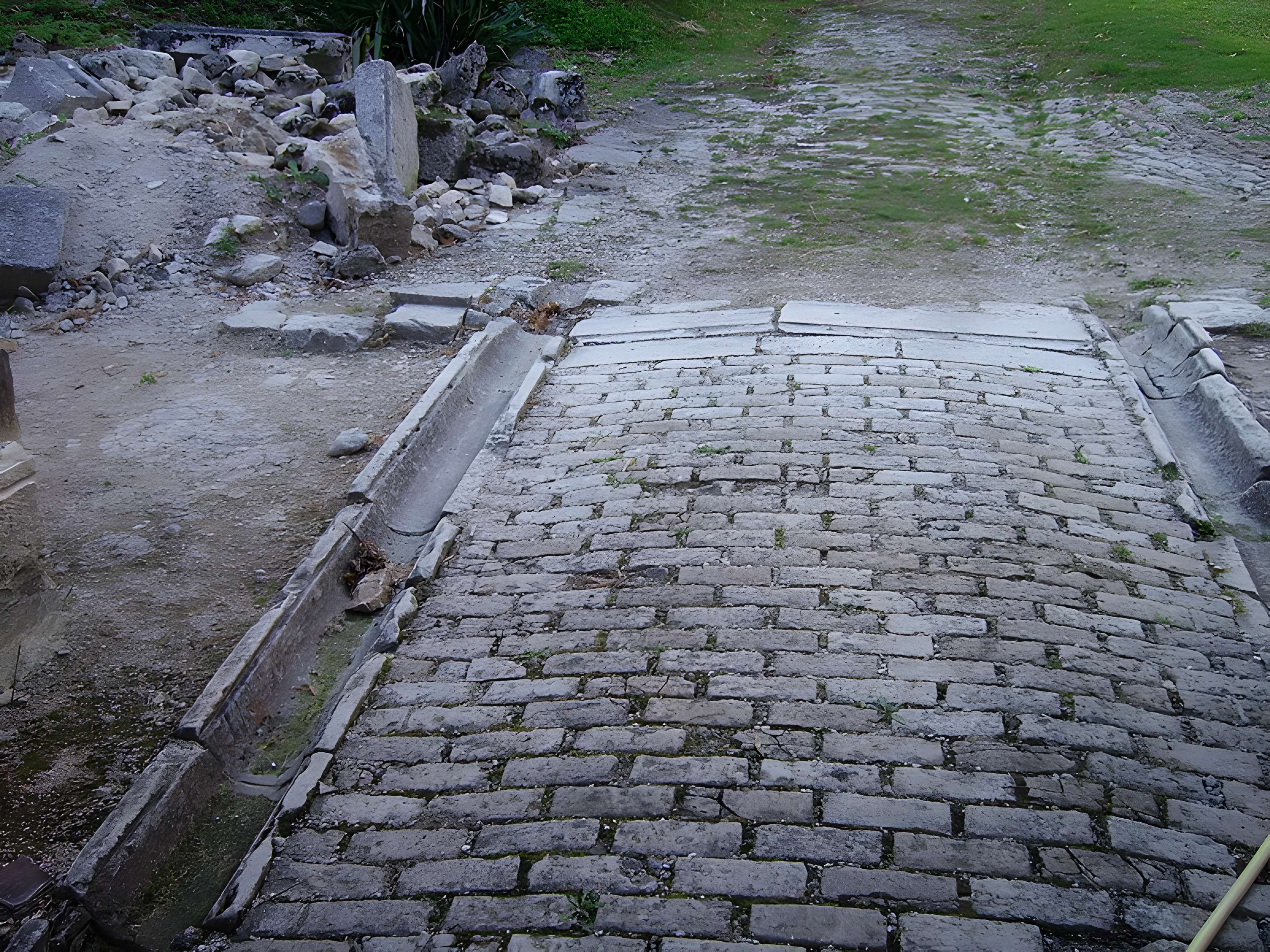 Château-fort (restes)