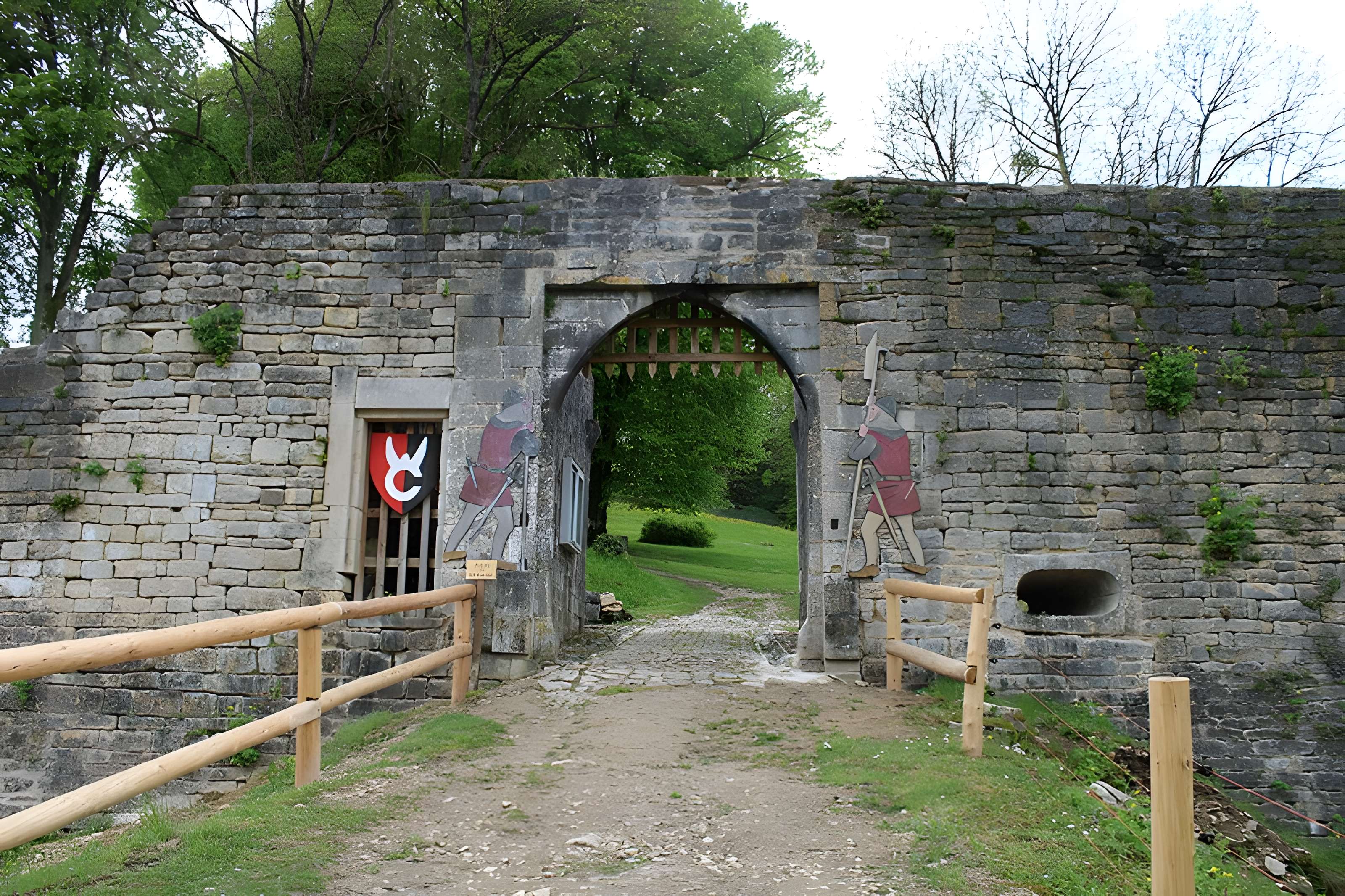 Château-fort (restes)