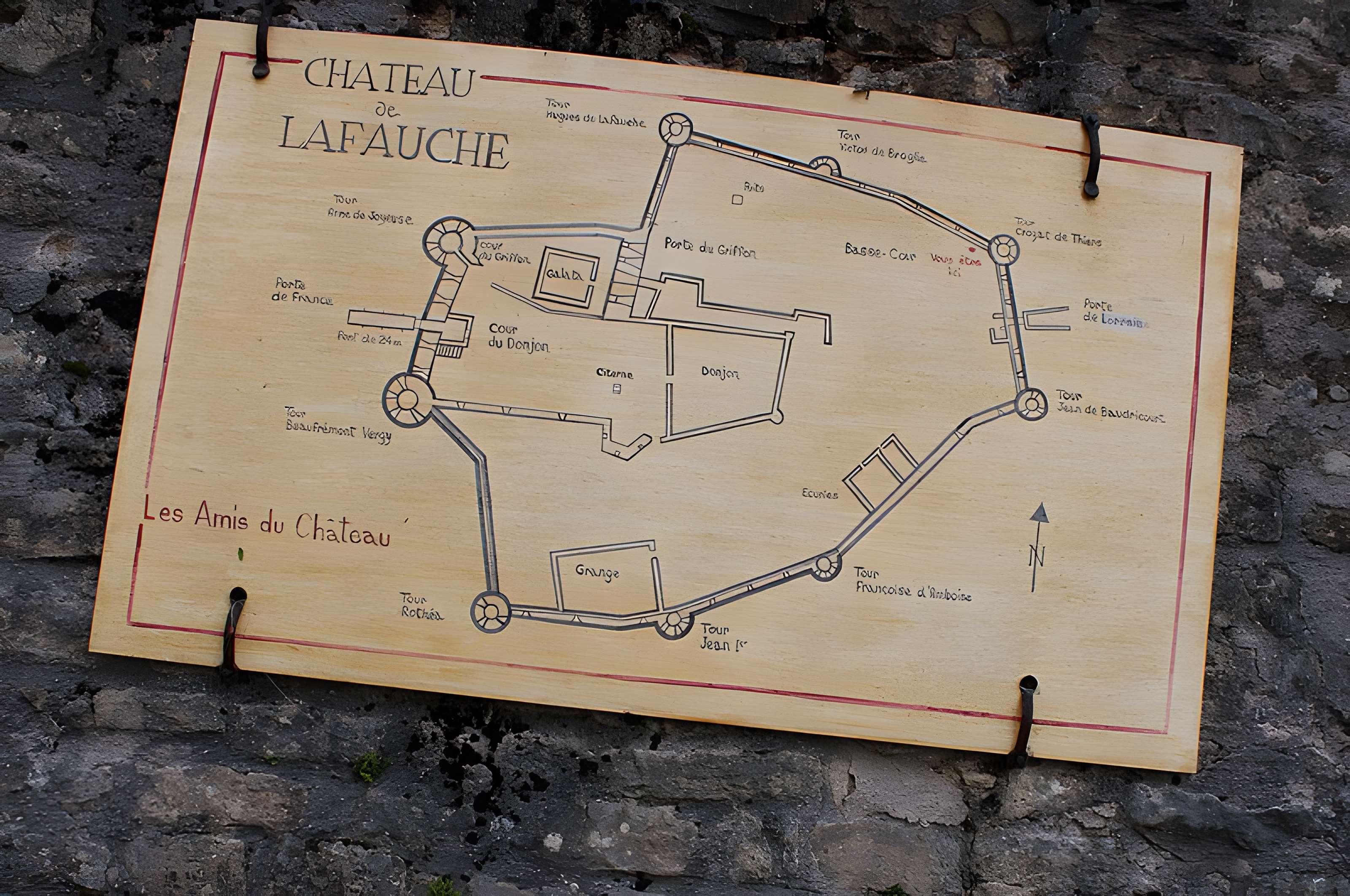 Château-fort (restes)