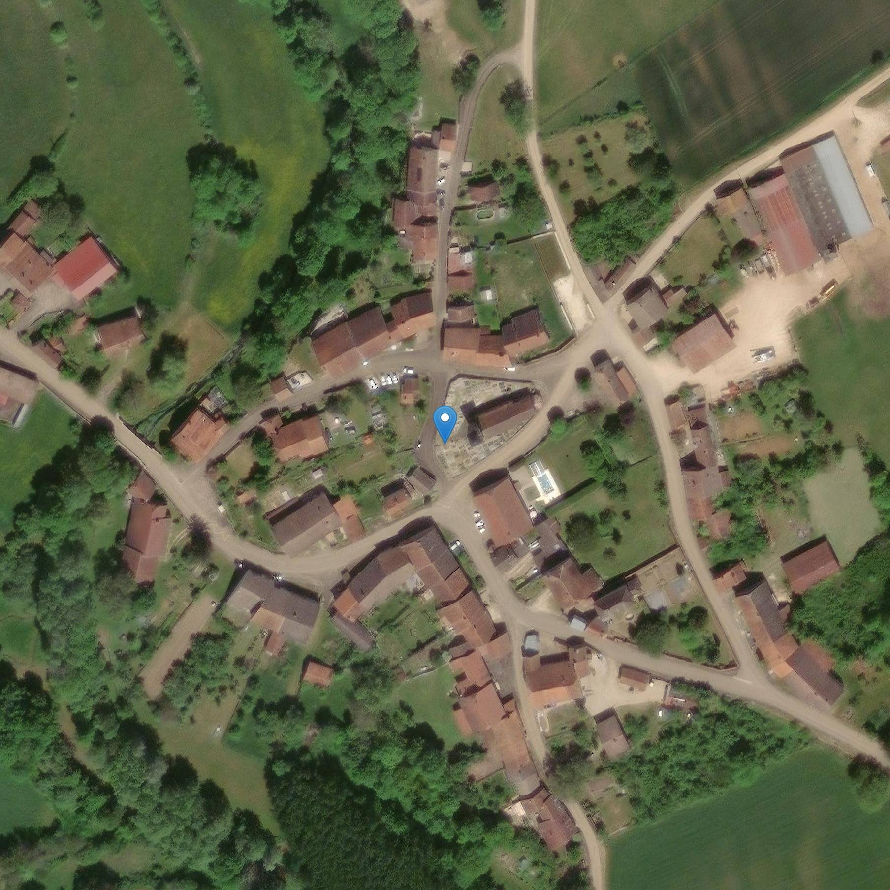 Photo de Croix située à l'entrée du cimetière