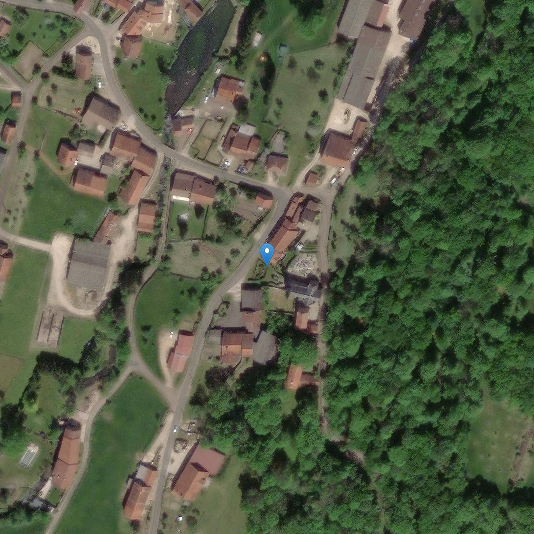 Photo de Cross of the 16s located in the cemetery of Vieux -Moulins