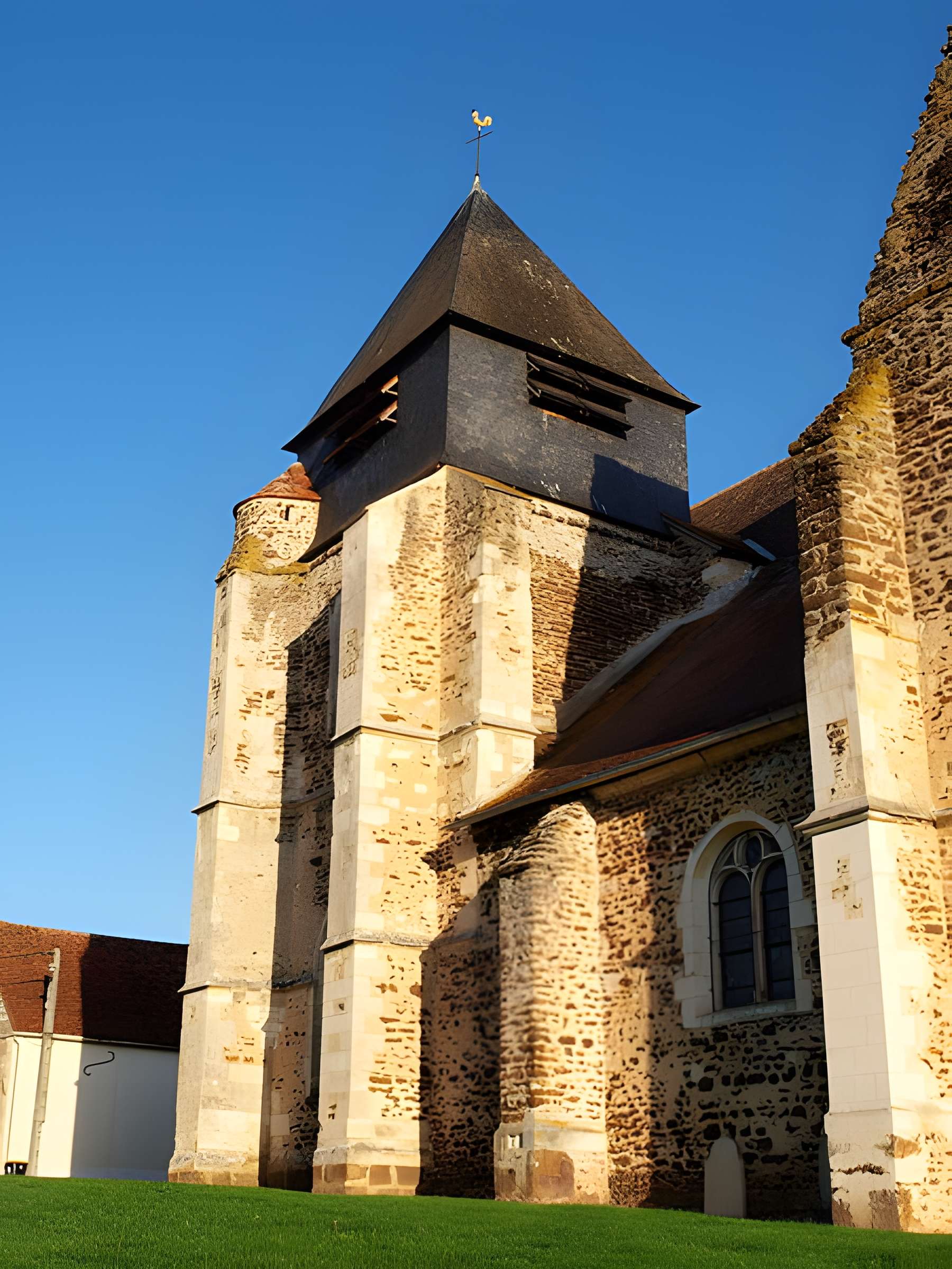 Église Saint-Médard de Charbuy