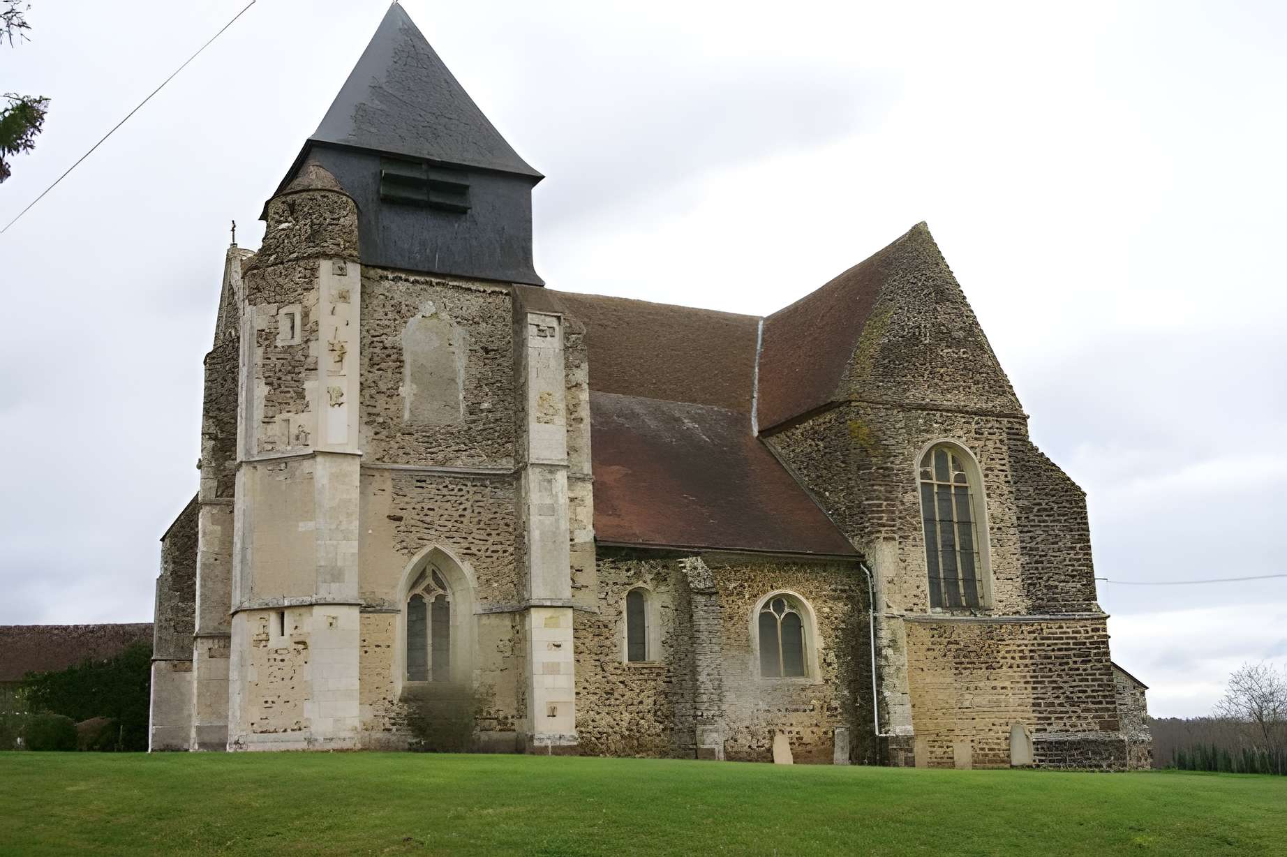 Église Saint-Médard de Charbuy
