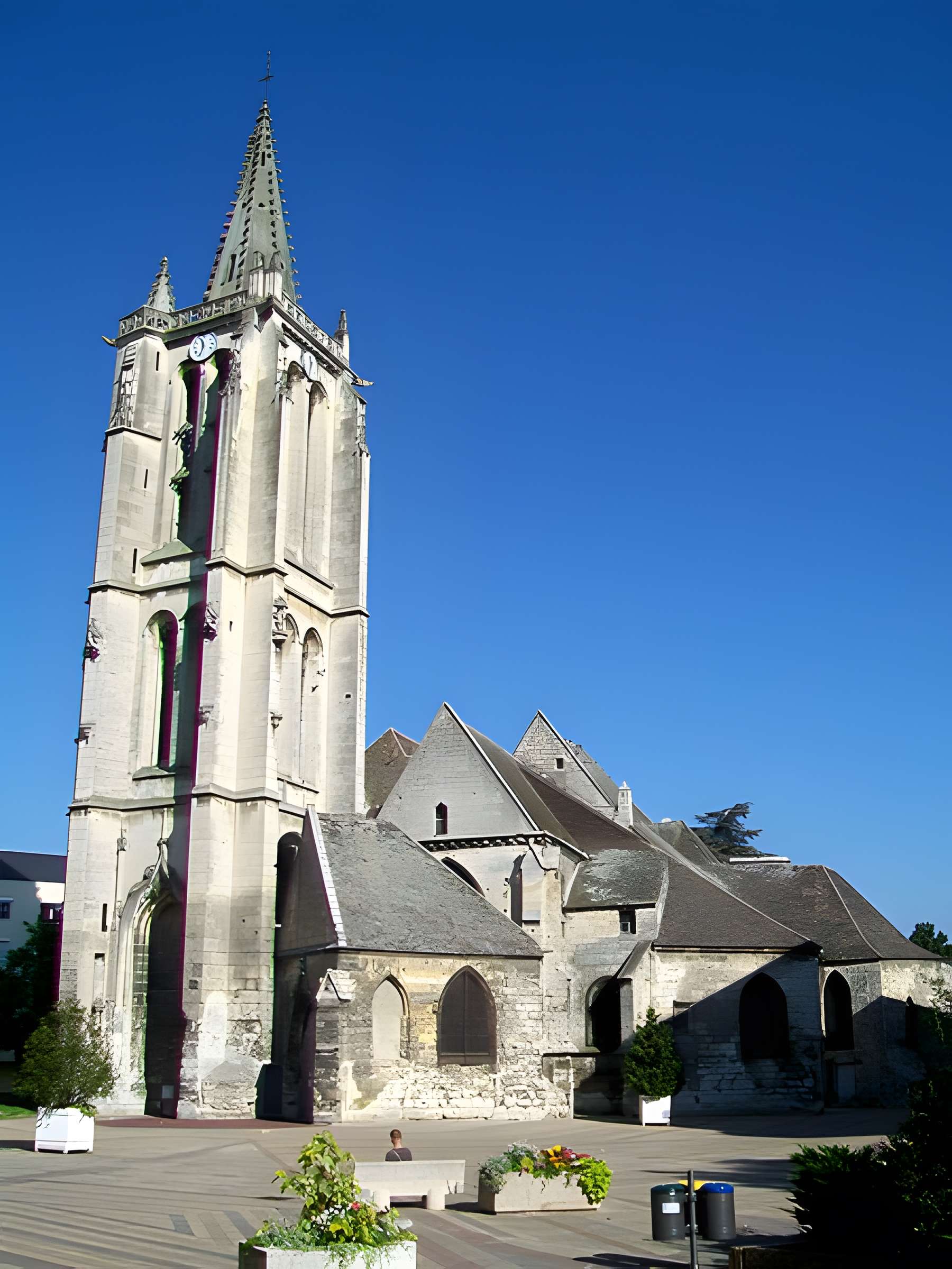 Église Saint-Médard de Creil