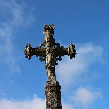 Croix du 15s située dans le cimetière