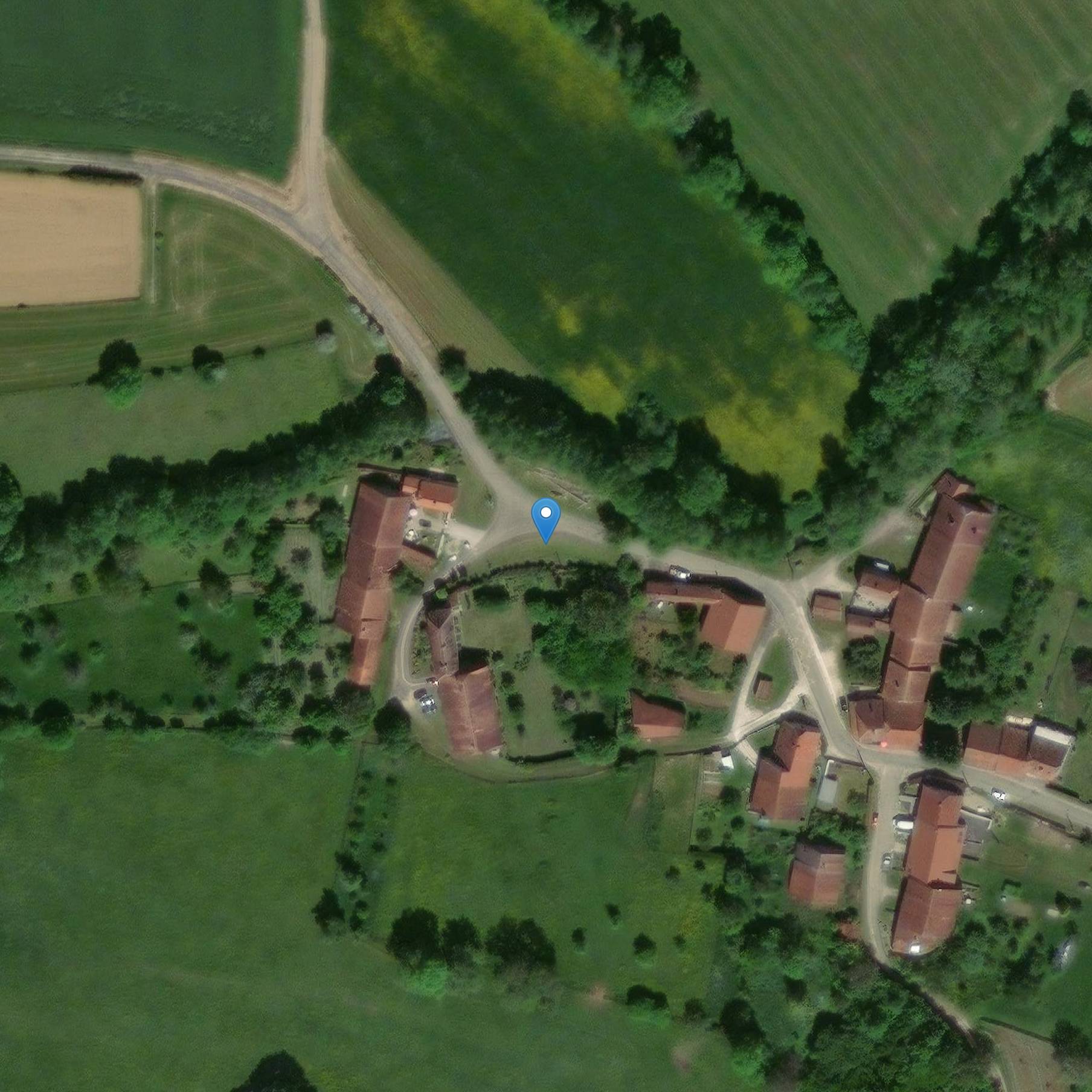 Photo de Cruz situada en el borde del CD 296