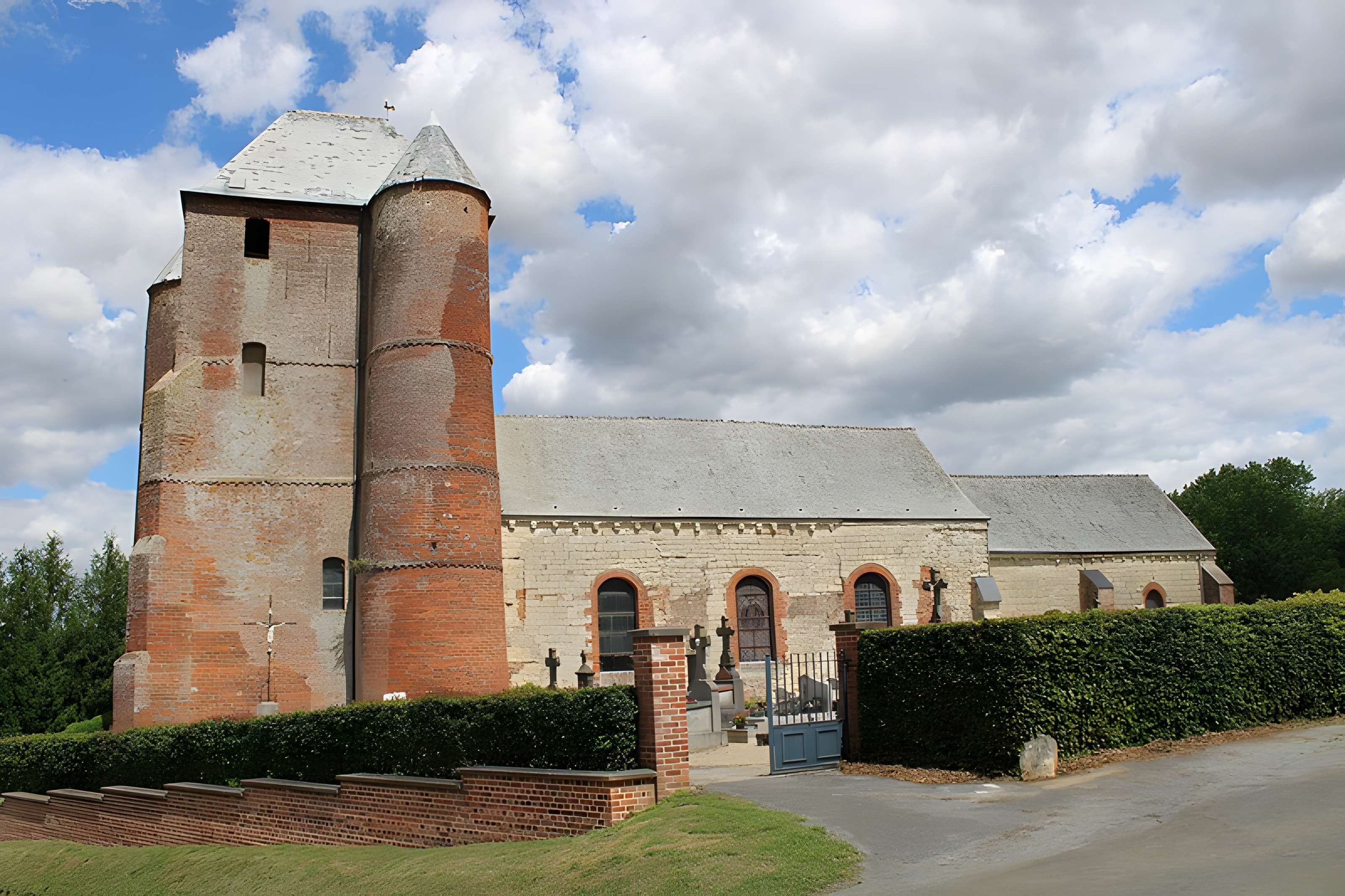 Église Saint-Médard de Prisces