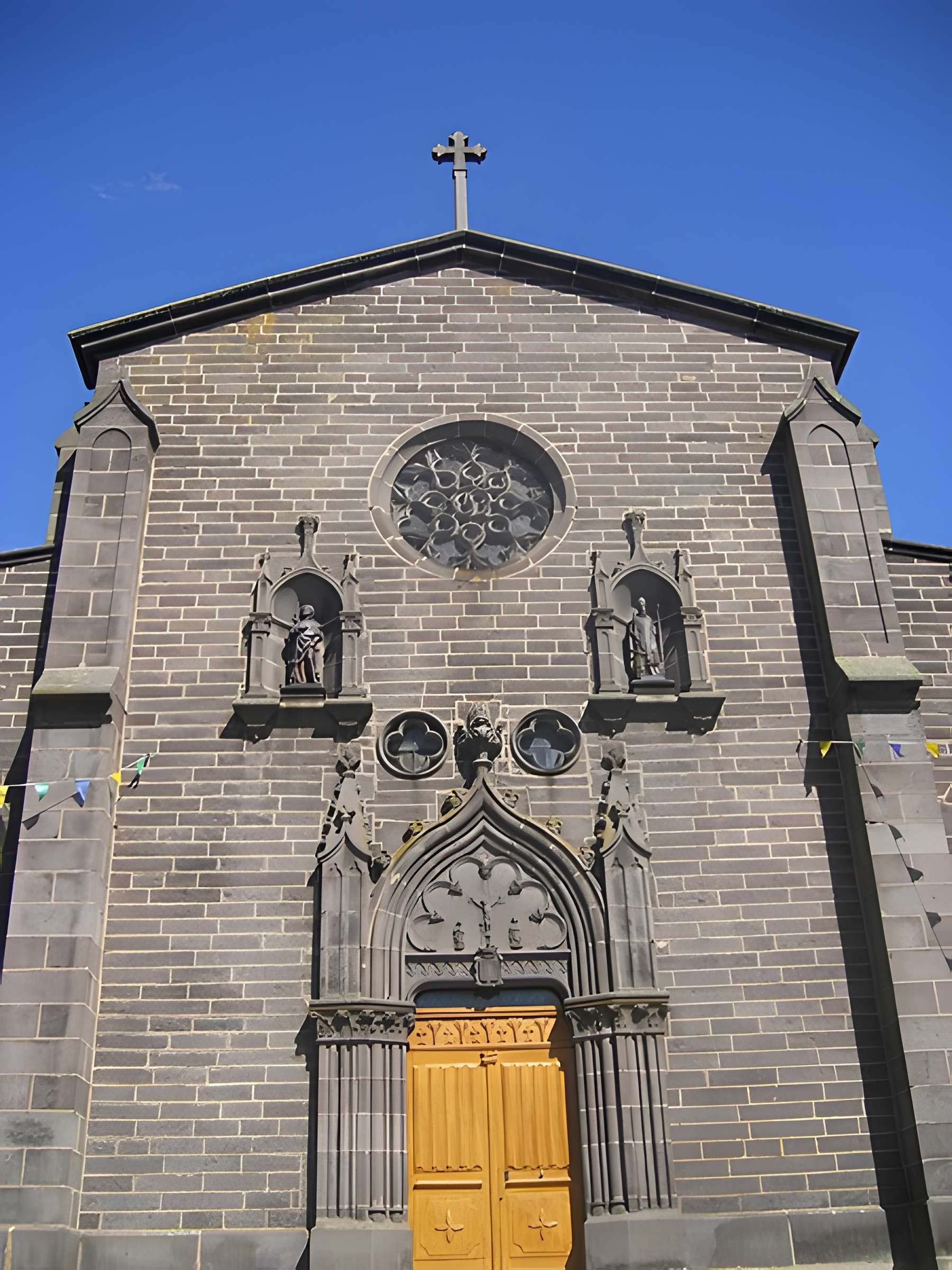 Église Saint-Médard de Saugues