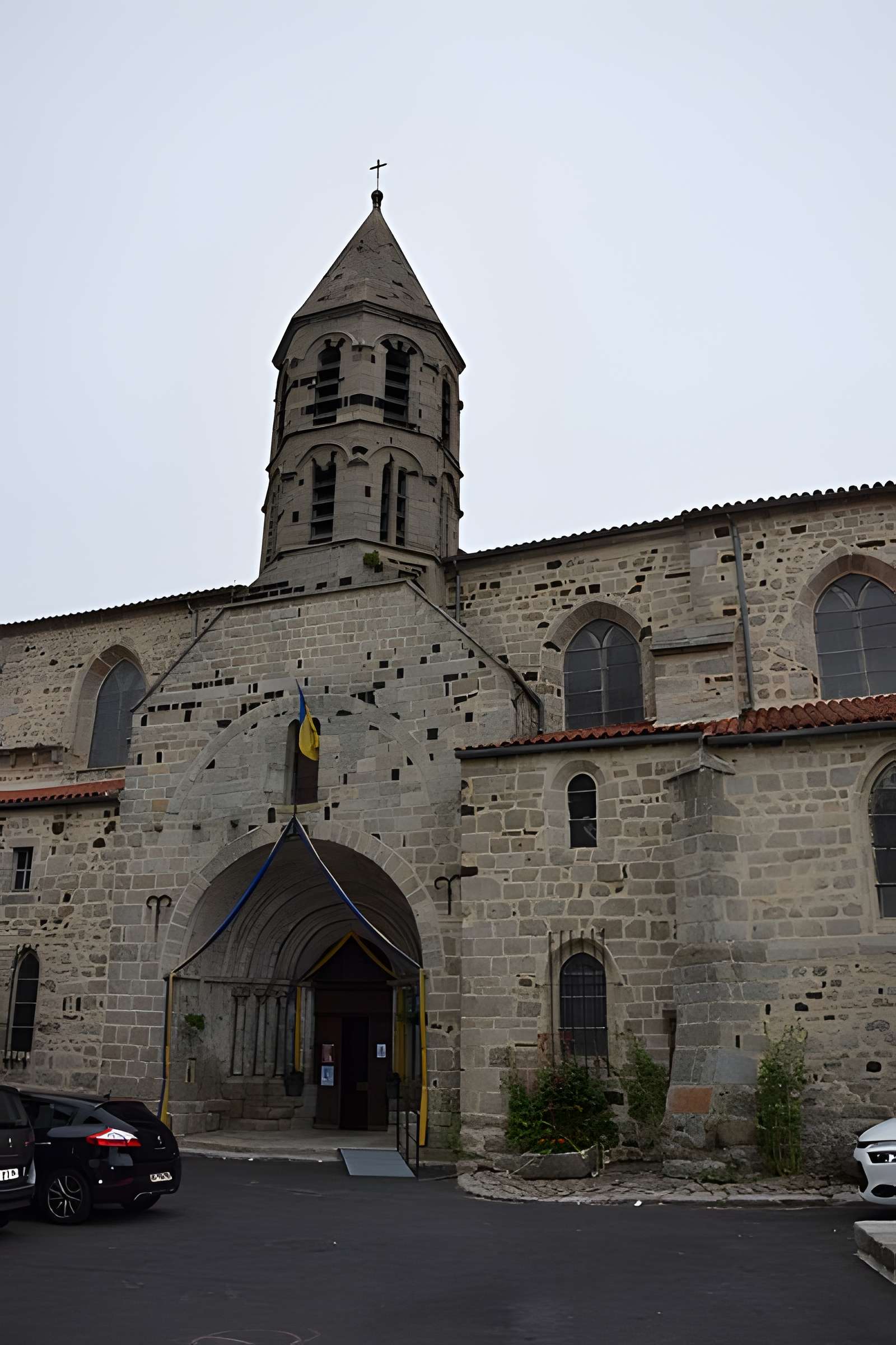 Église Saint-Médard de Saugues