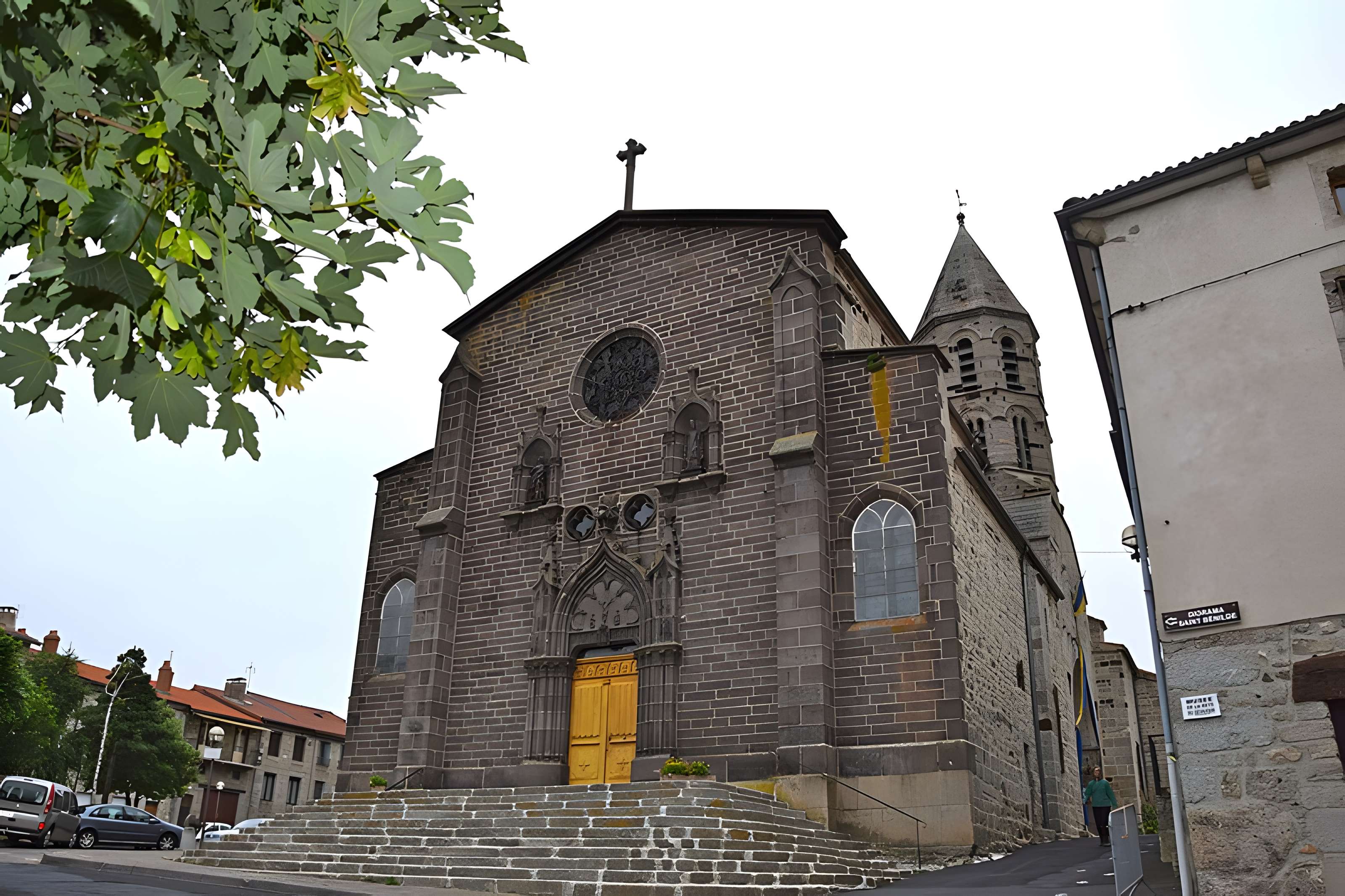 Église Saint-Médard de Saugues