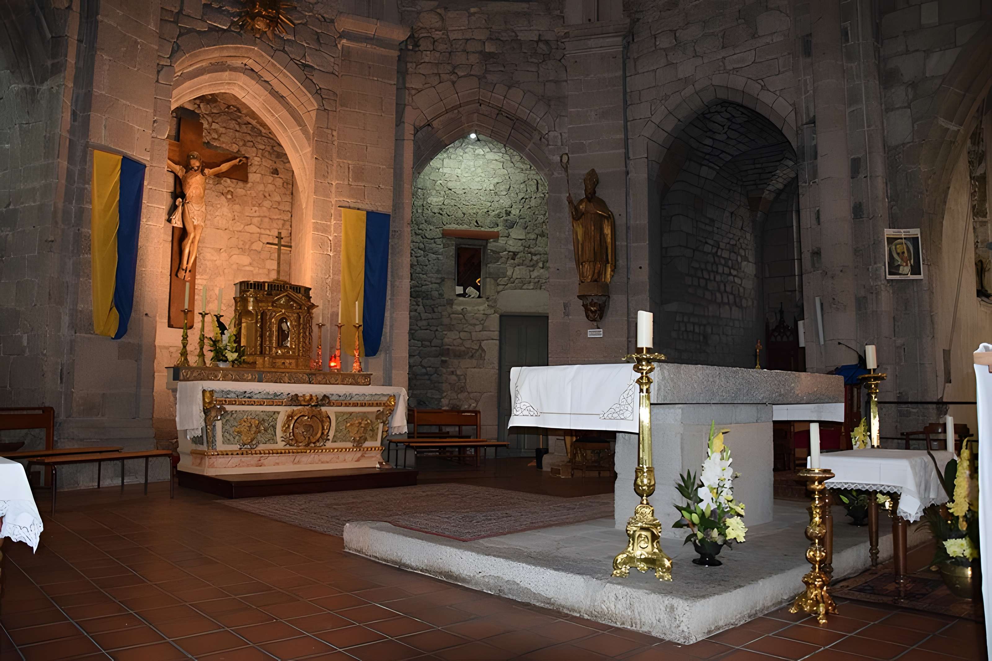 Église Saint-Médard de Saugues