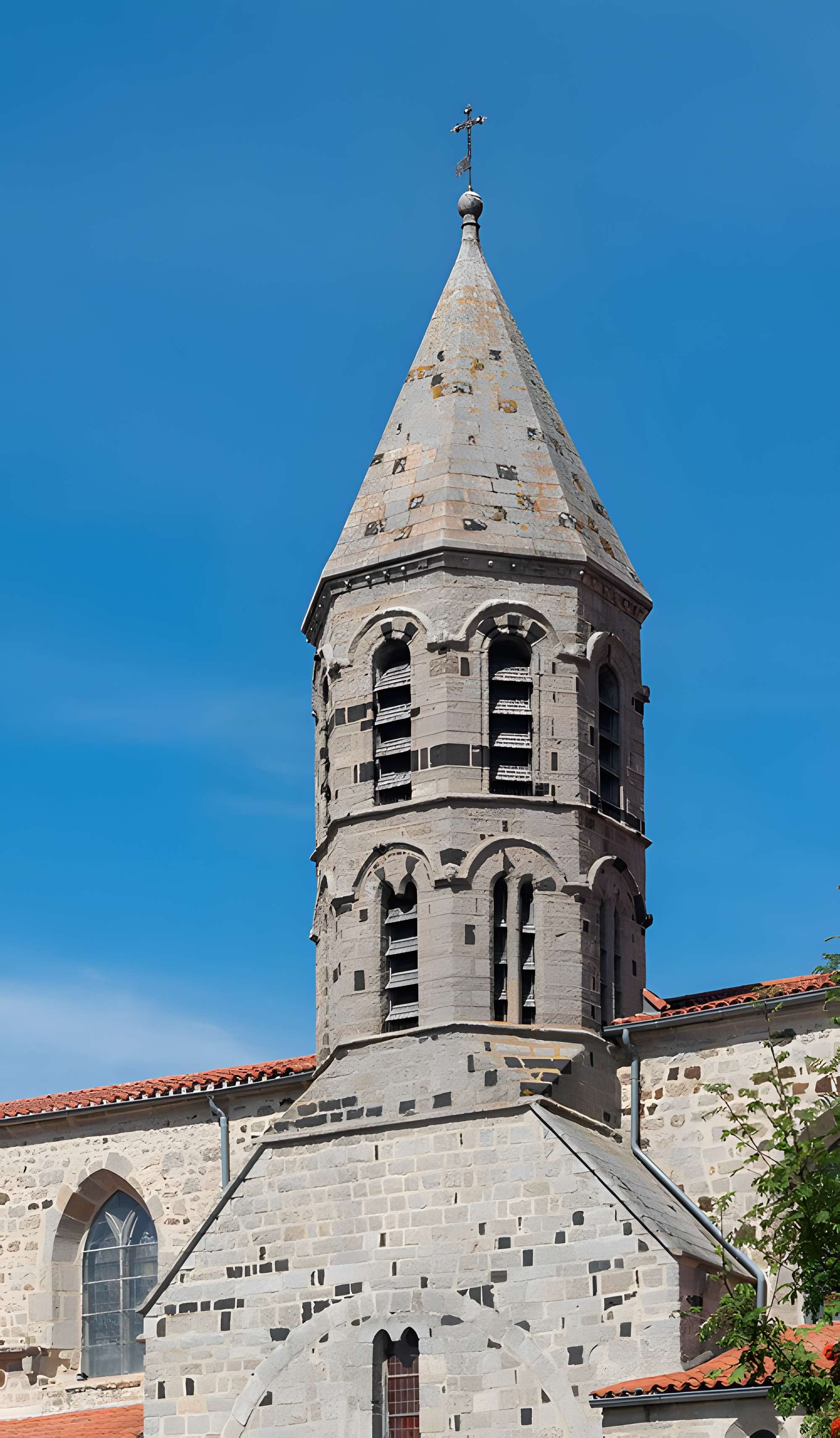 Église Saint-Médard de Saugues