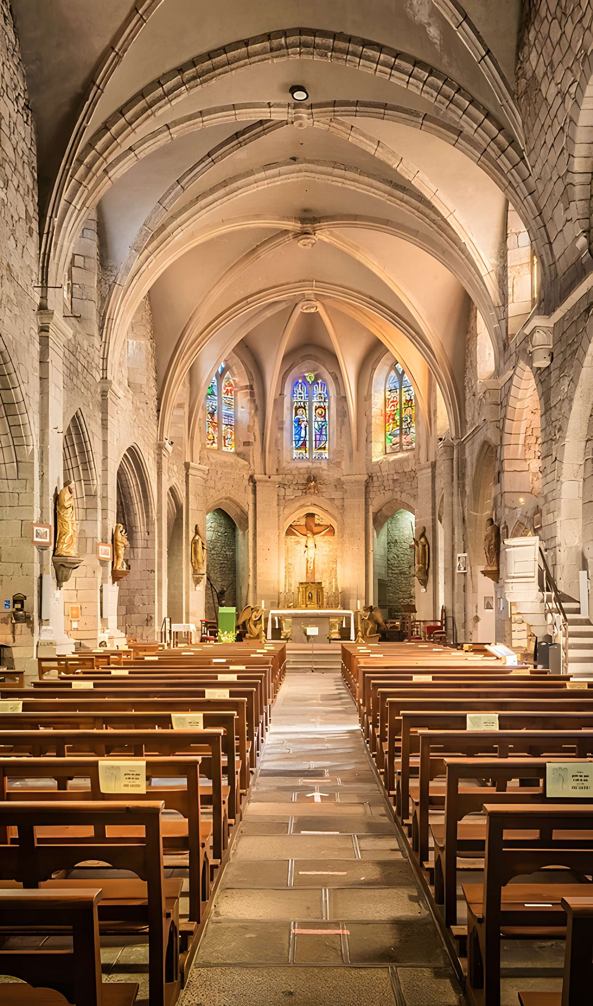 Église Saint-Médard de Saugues